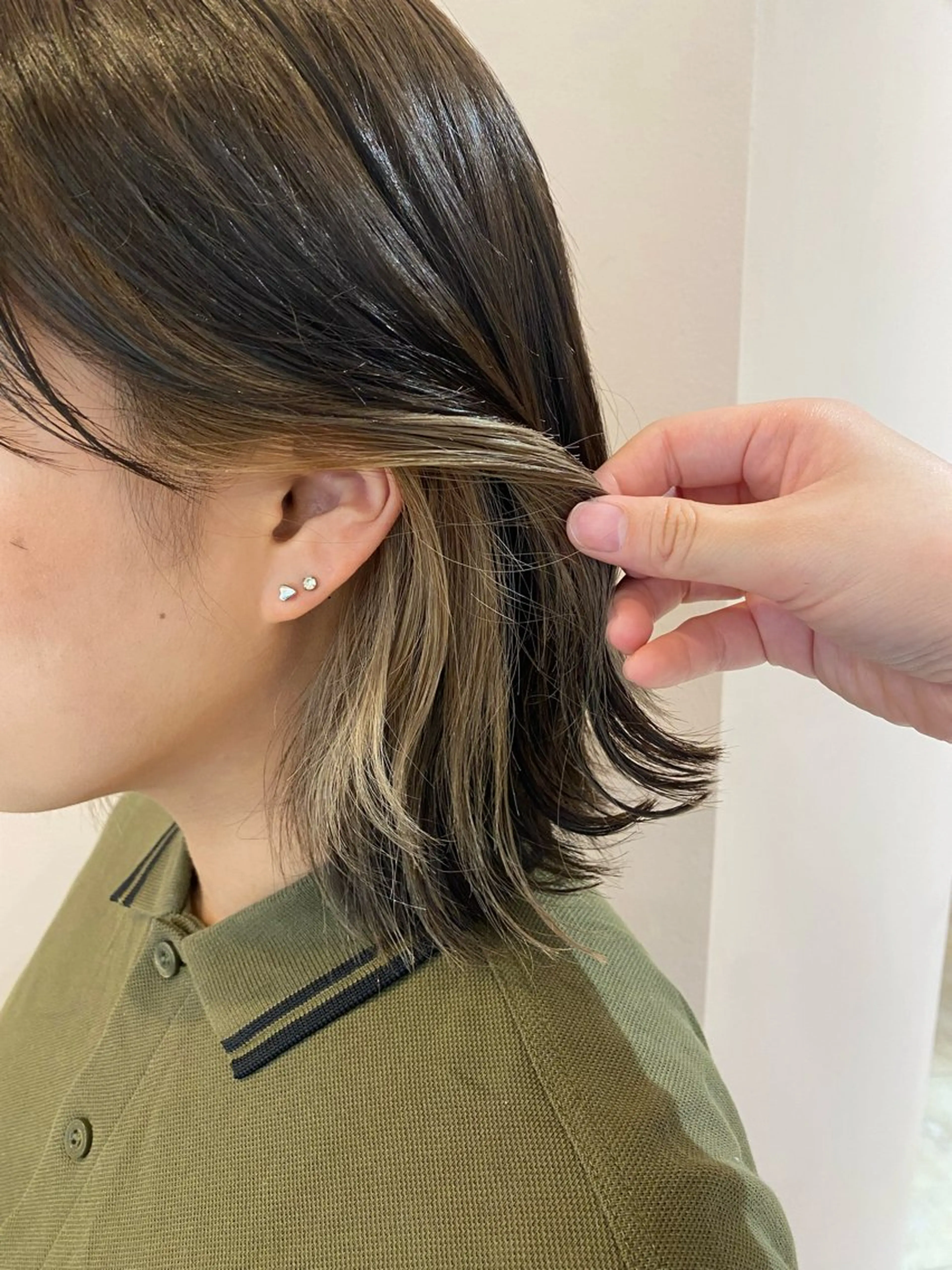 ミディアム カラー ベージュカラー イヤリングカラー ヘアカラー Reginavita栄店 【レジナヴィータ】所属・鈴木 二依奈のヘアスタイル