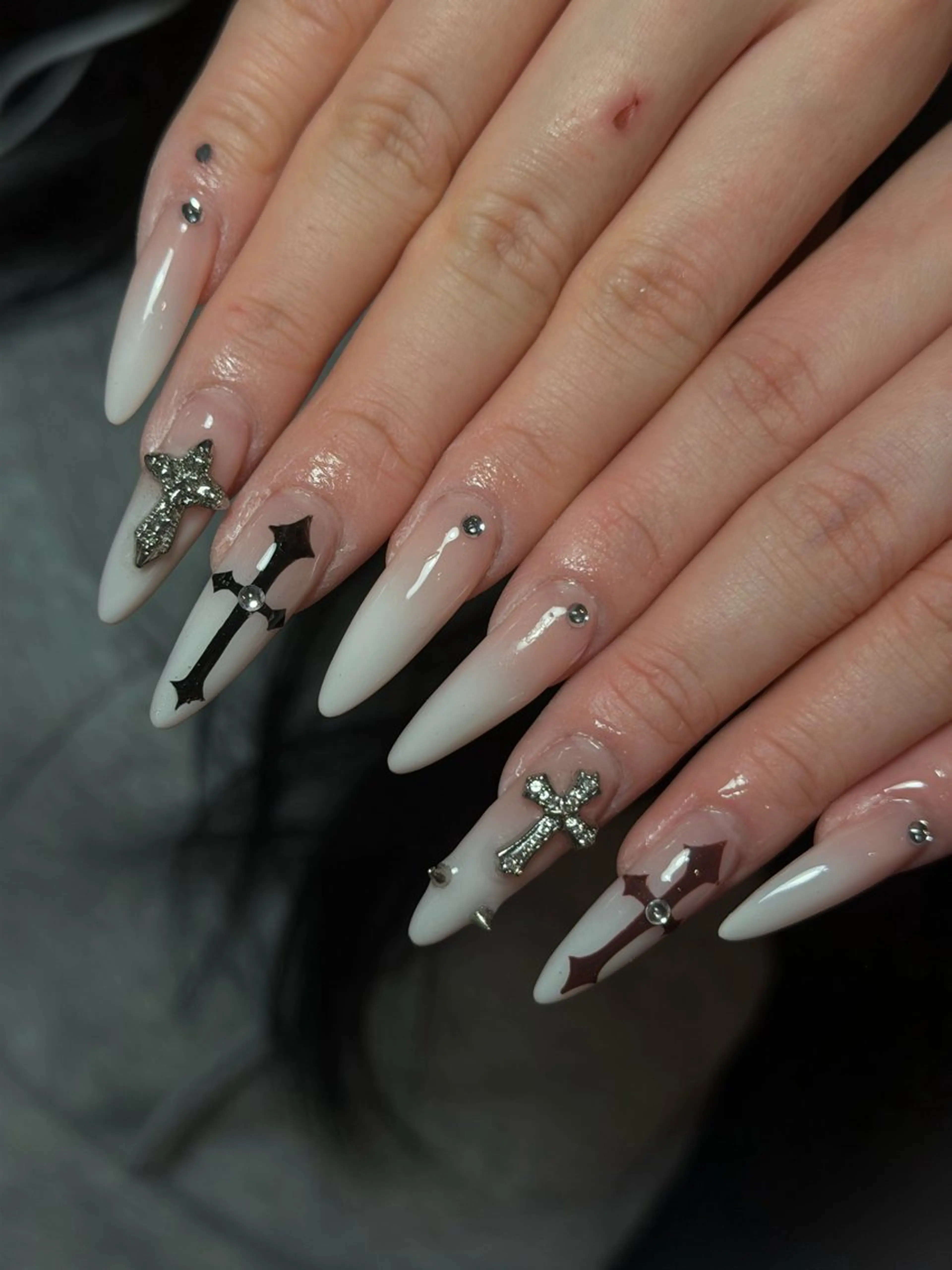 ネイル 韓国ネイル シンプルネイル ワンホンネイル ハンドネイル CoMo Nail Studio所属・CoMo Nailのネイルデザイン