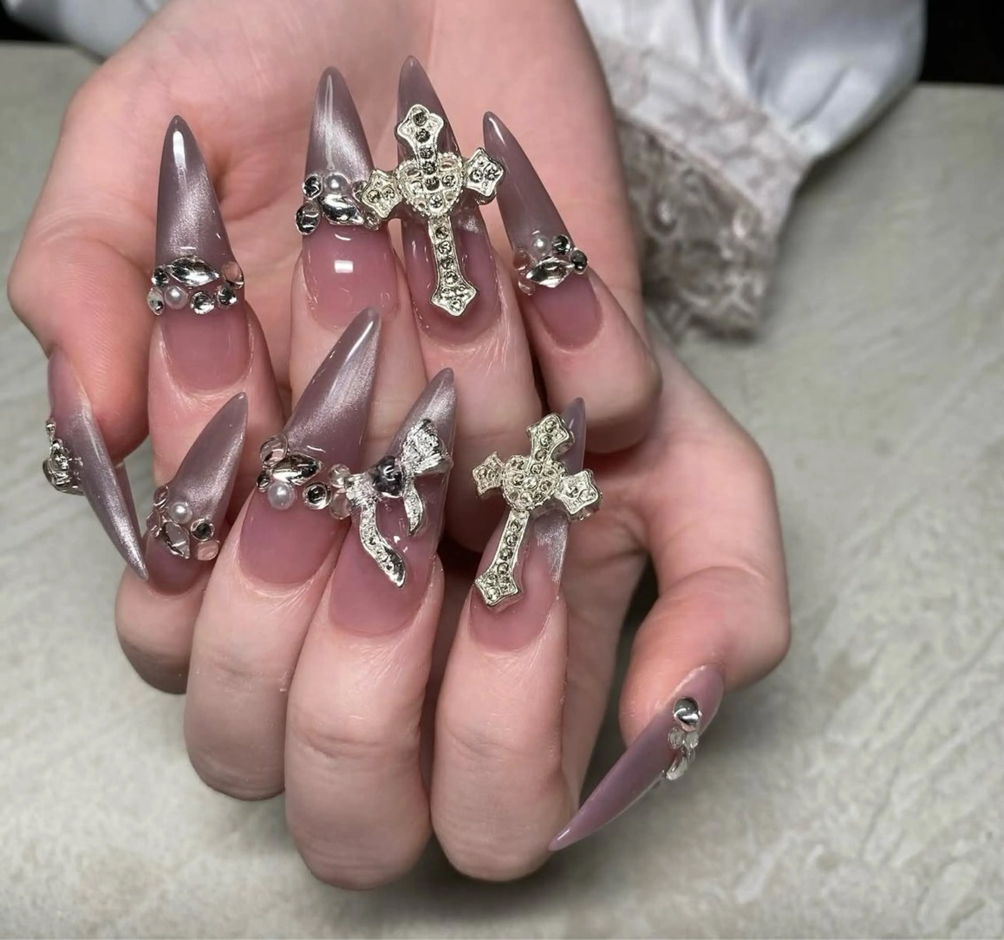 ネイル グラデーション キラキラネイル ワンカラーネイル 冬ネイル Jenn Nail Salonのネイルデザイン