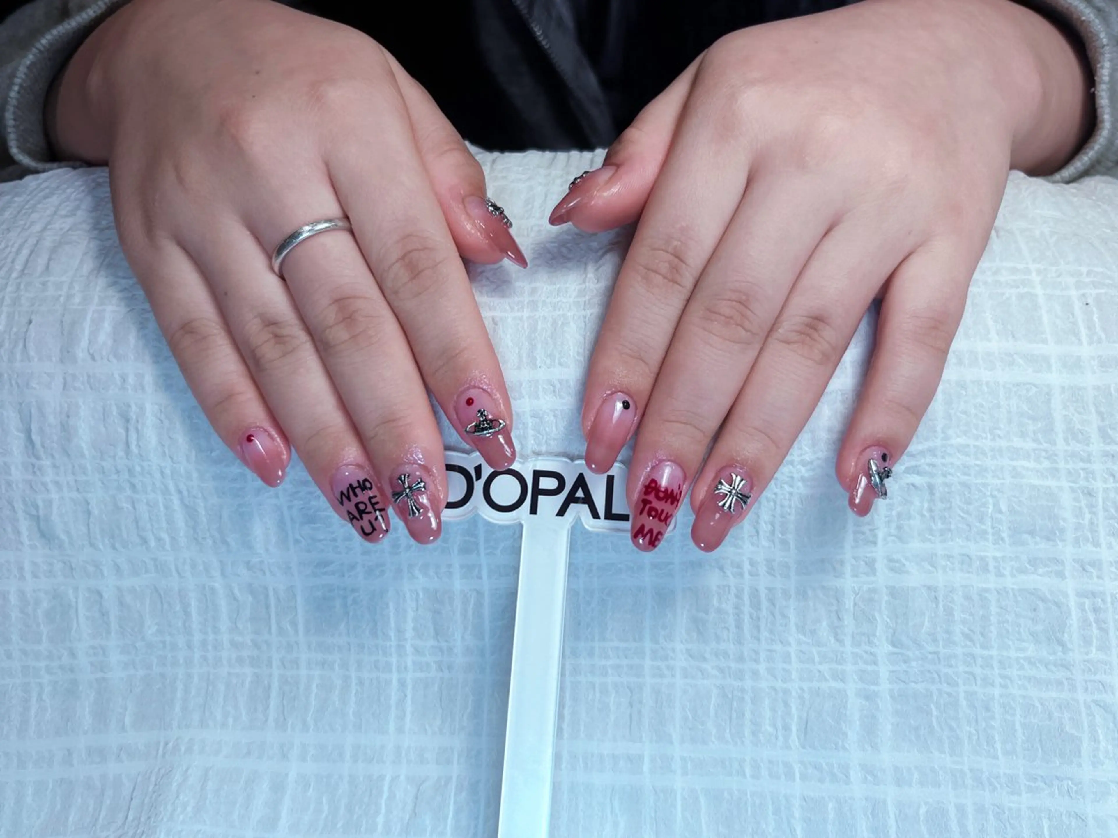 ネイル 長さ出し専門店 上野店サロンのネイルデザイン