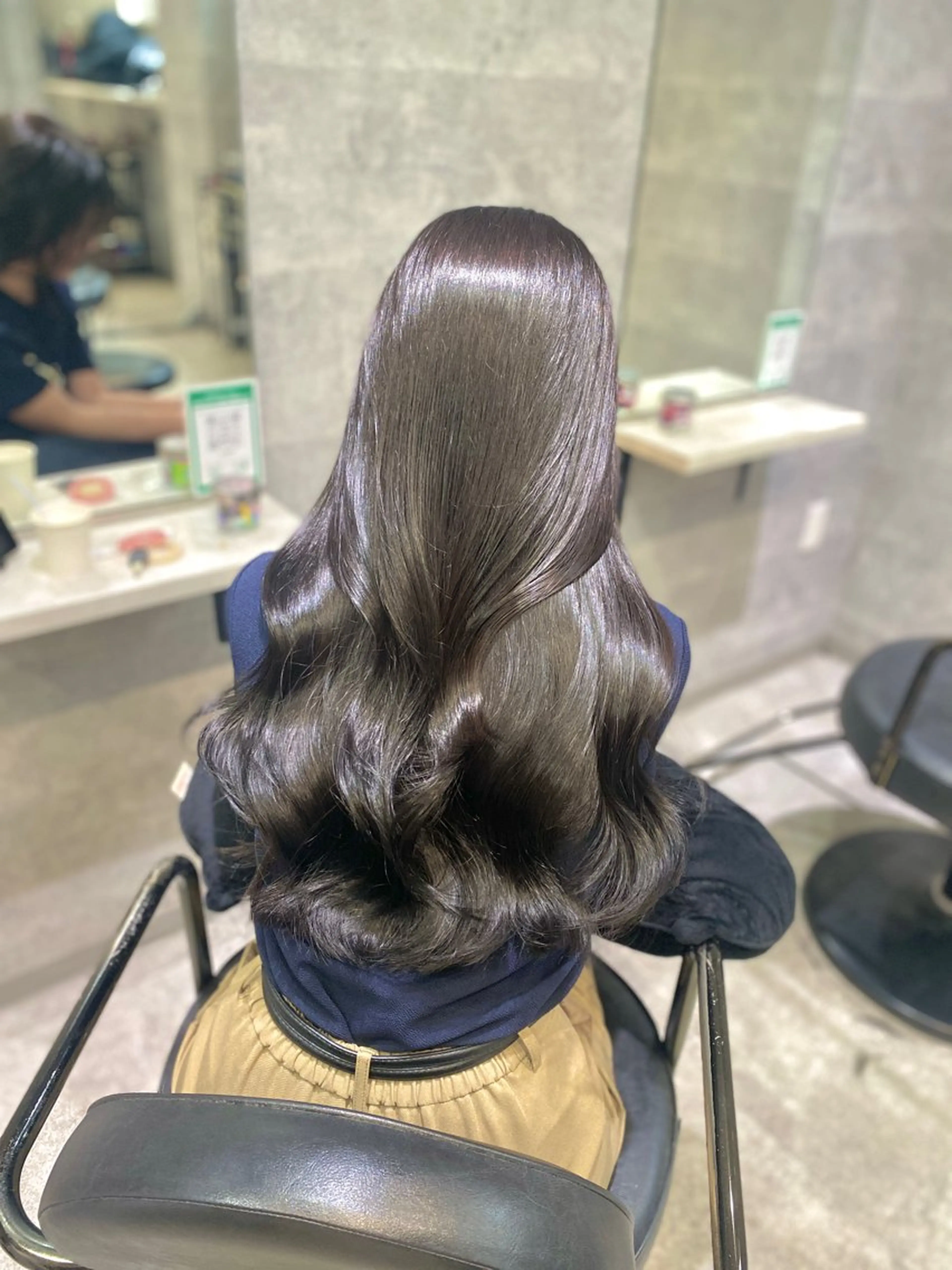 ロング アッシュ アッシュグレー アッシュグレージュ レイヤーカット カット ヘアカラー _WHITE難波店[アンダーバーホワイト]所属・艶カラー/髪質改善 /韓国風/中村嘉秀のヘアスタイル