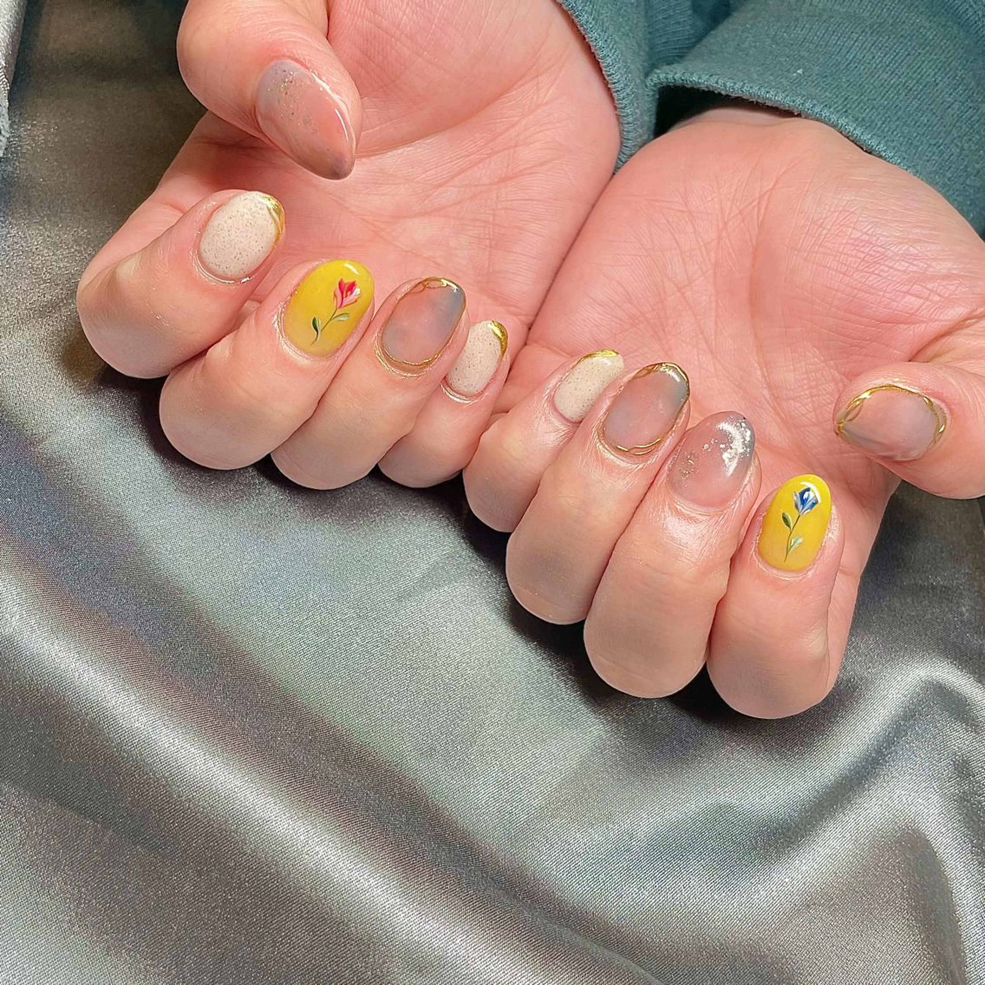 ミディアム カラー パーマ ヘアアレンジ メンズ キッズ ネイル マツエク・マツパ アイブロウ ブルーカラー ピンクカラー カラーマツエク ブルー フラワーネイル nail&eye Aoのマツエク・マツパデザイン