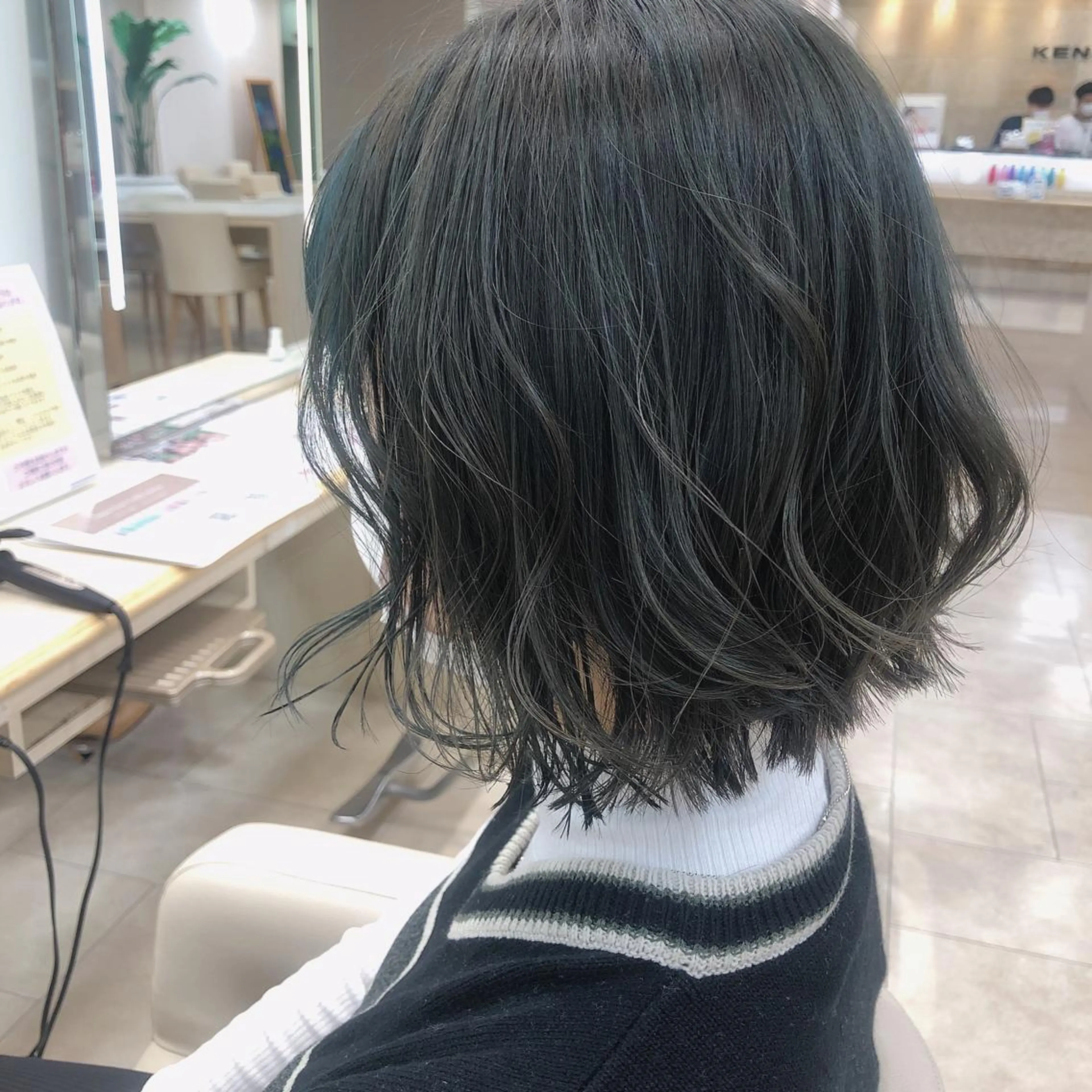 ショート カラー 切りっぱなしボブ ミント ボブ 似合わせ.ﾍｱｾｯﾄ 得意🌹井上美沙のヘアスタイル