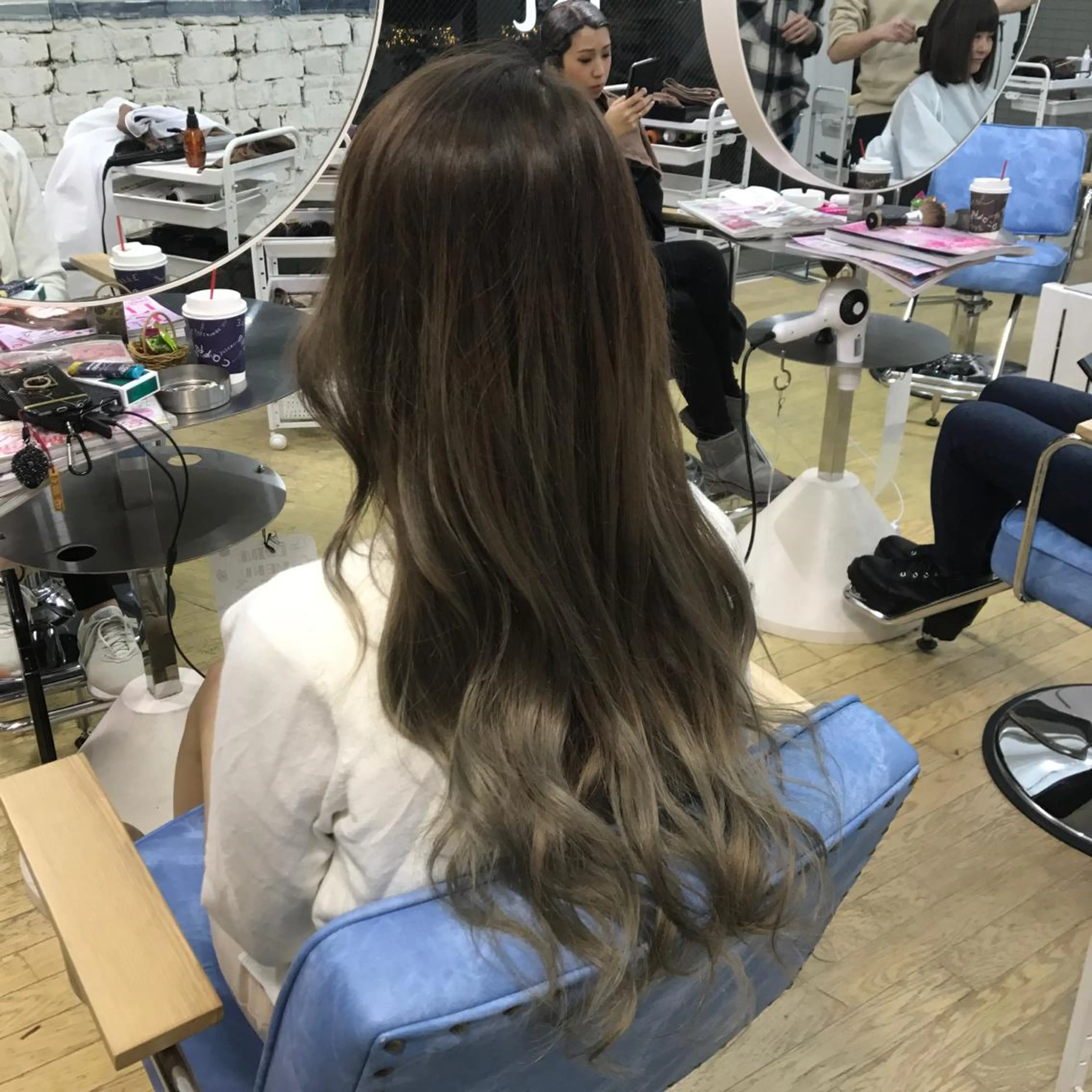 ロング カラー ヘアアレンジ バレイヤージュ ベージュカラー レイヤーカット replica上大岡所属・松井 敬太郎のヘアスタイル