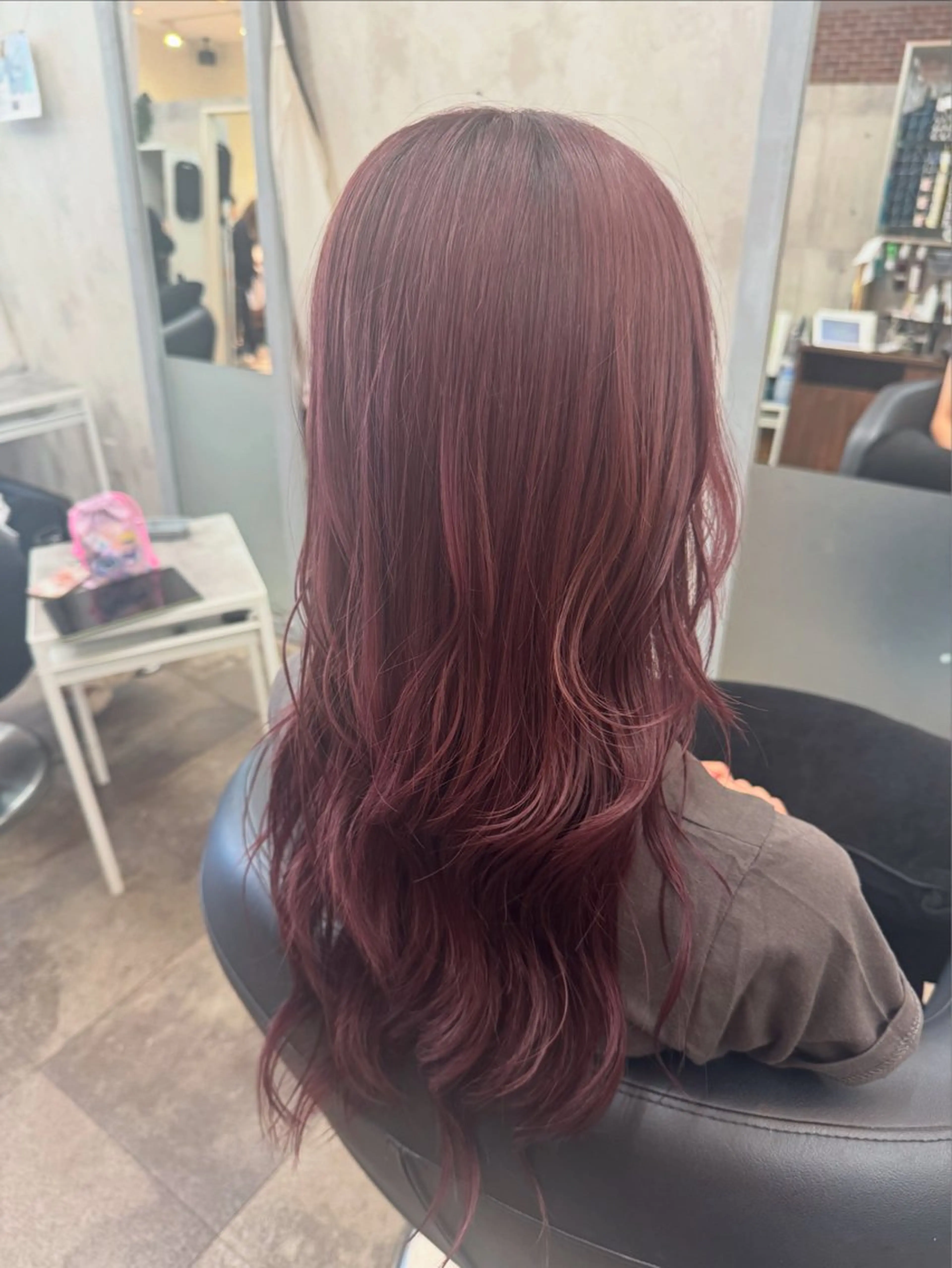 ロング カット ヘアカラー r i n k aのヘアスタイル