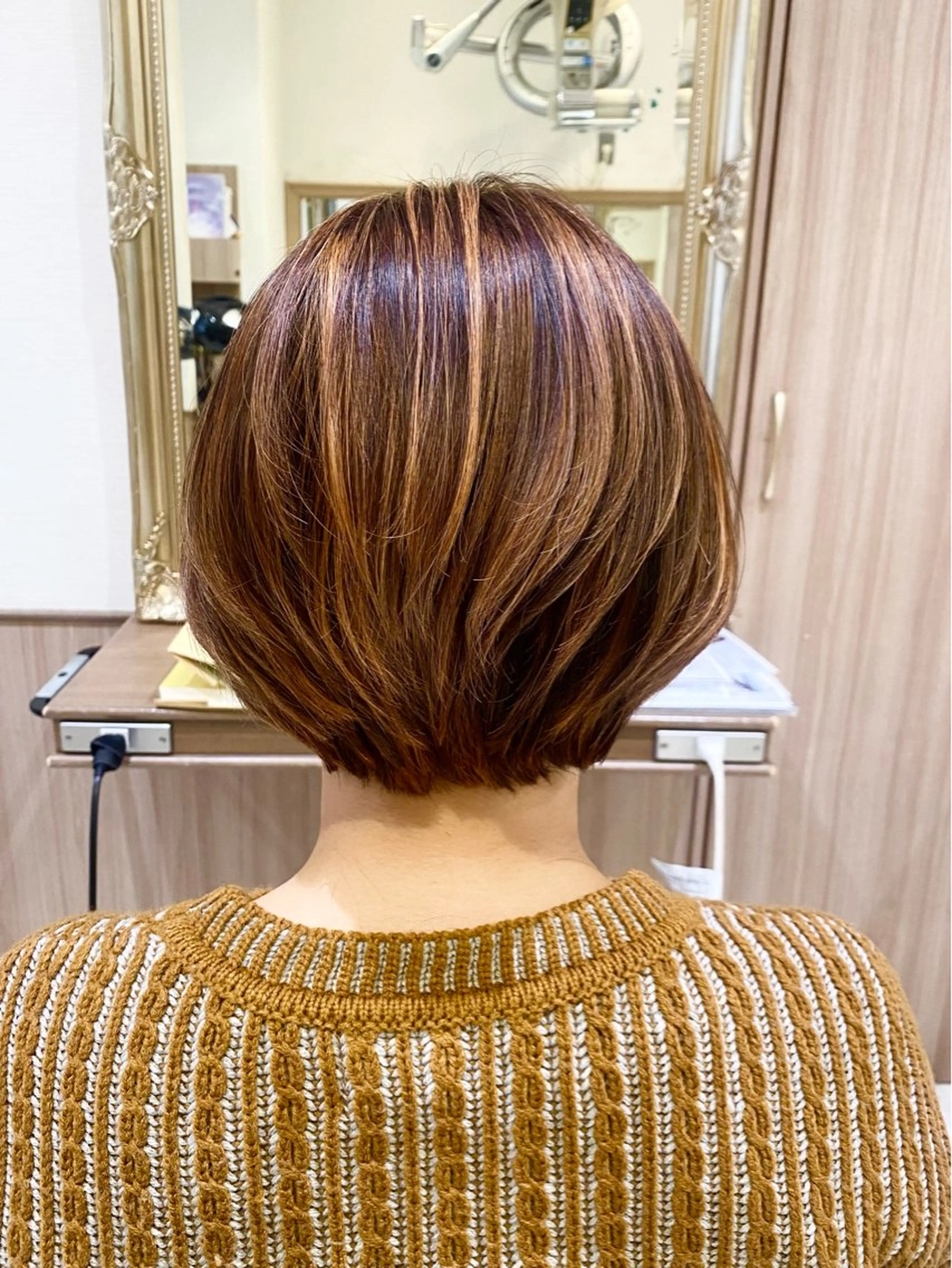 ショート カラー 古川 琴美のヘアスタイル