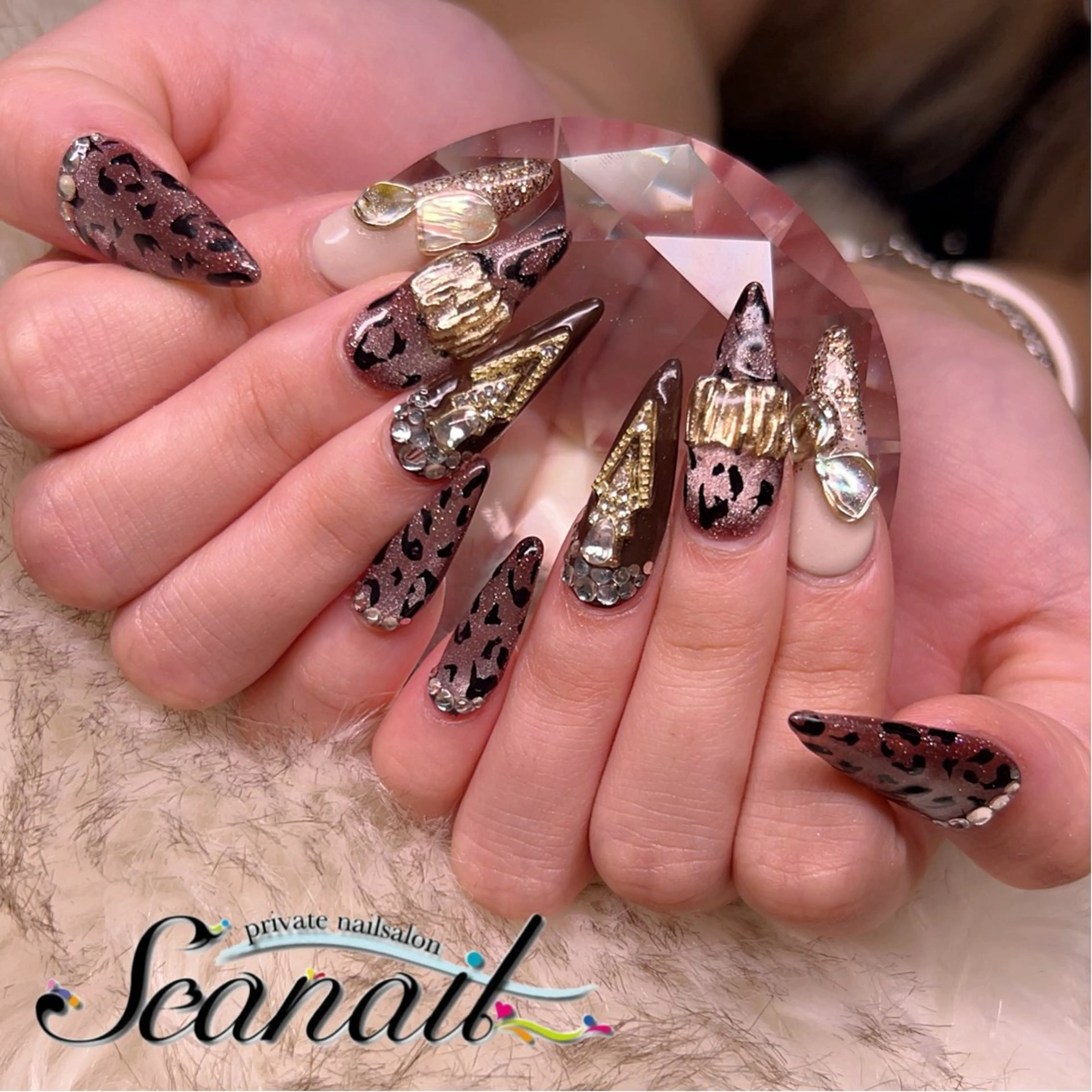 ネイル アートネイル ブラウン フットネイル ジェルネイル ロングネイル ハンドネイル 小尾 栞のネイルデザイン