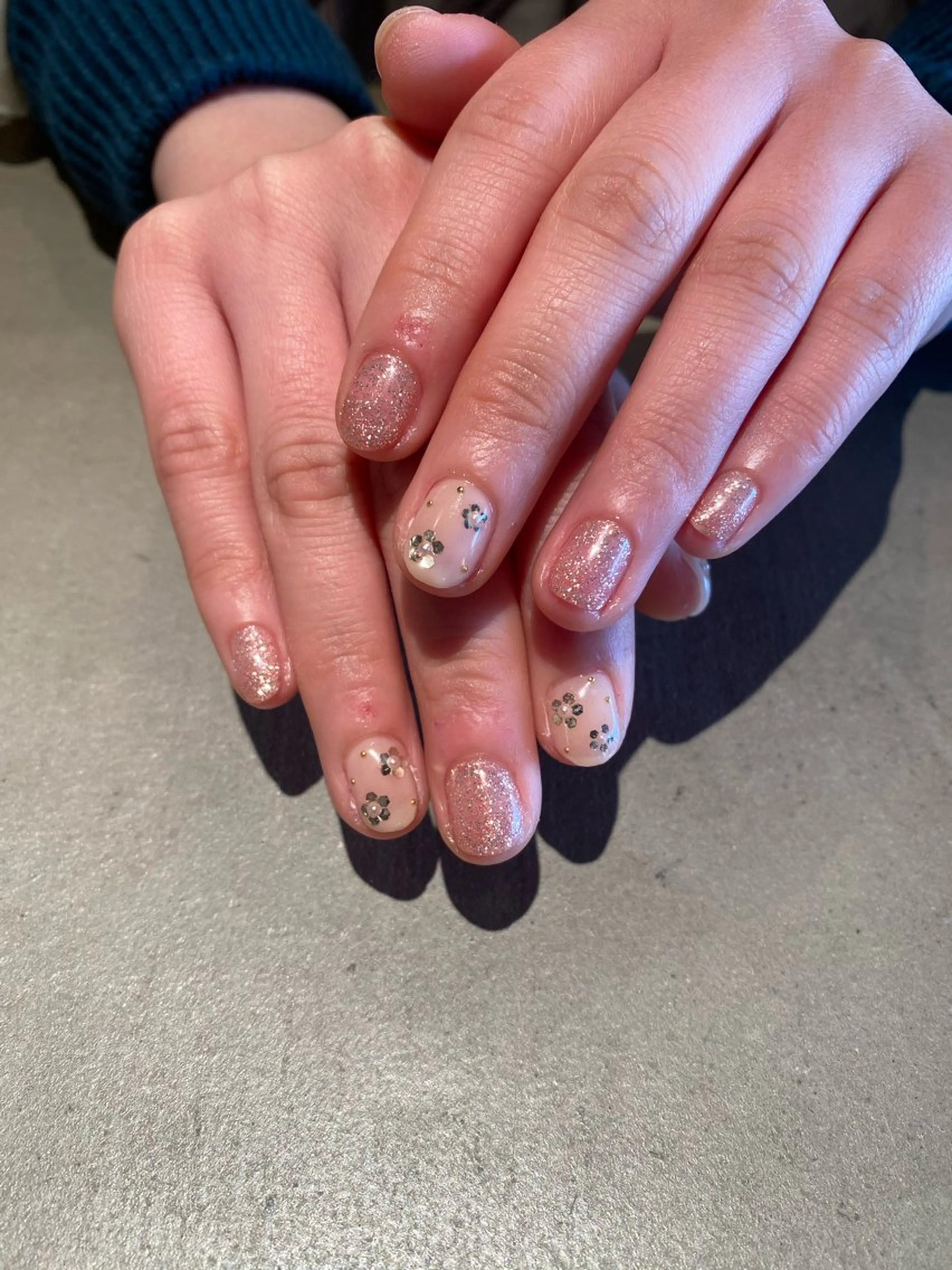 ネイル 藤井 里緒奈のネイルデザイン