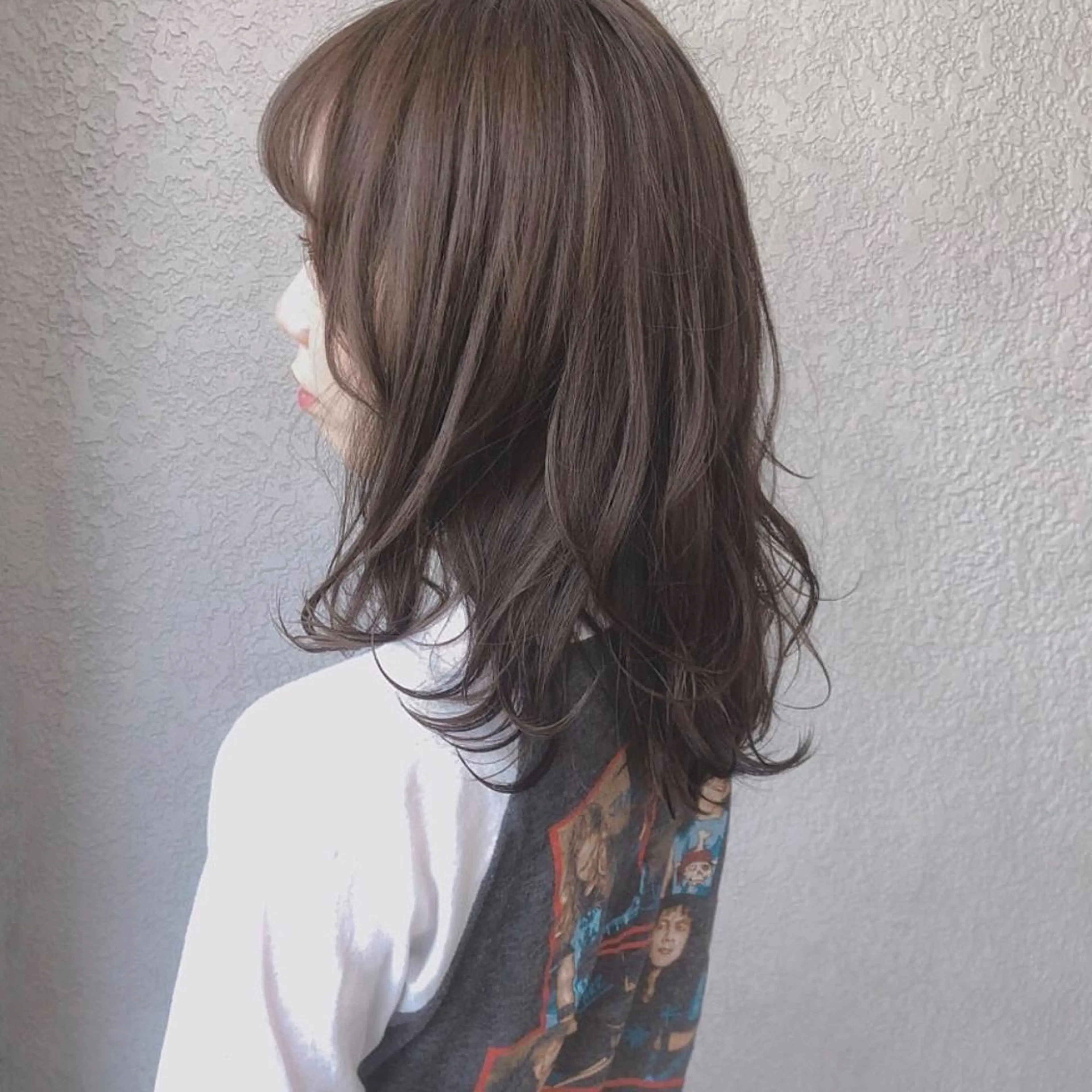 セミロング アッシュ アッシュブラウン beauty: beast 立町店のヘアスタイル