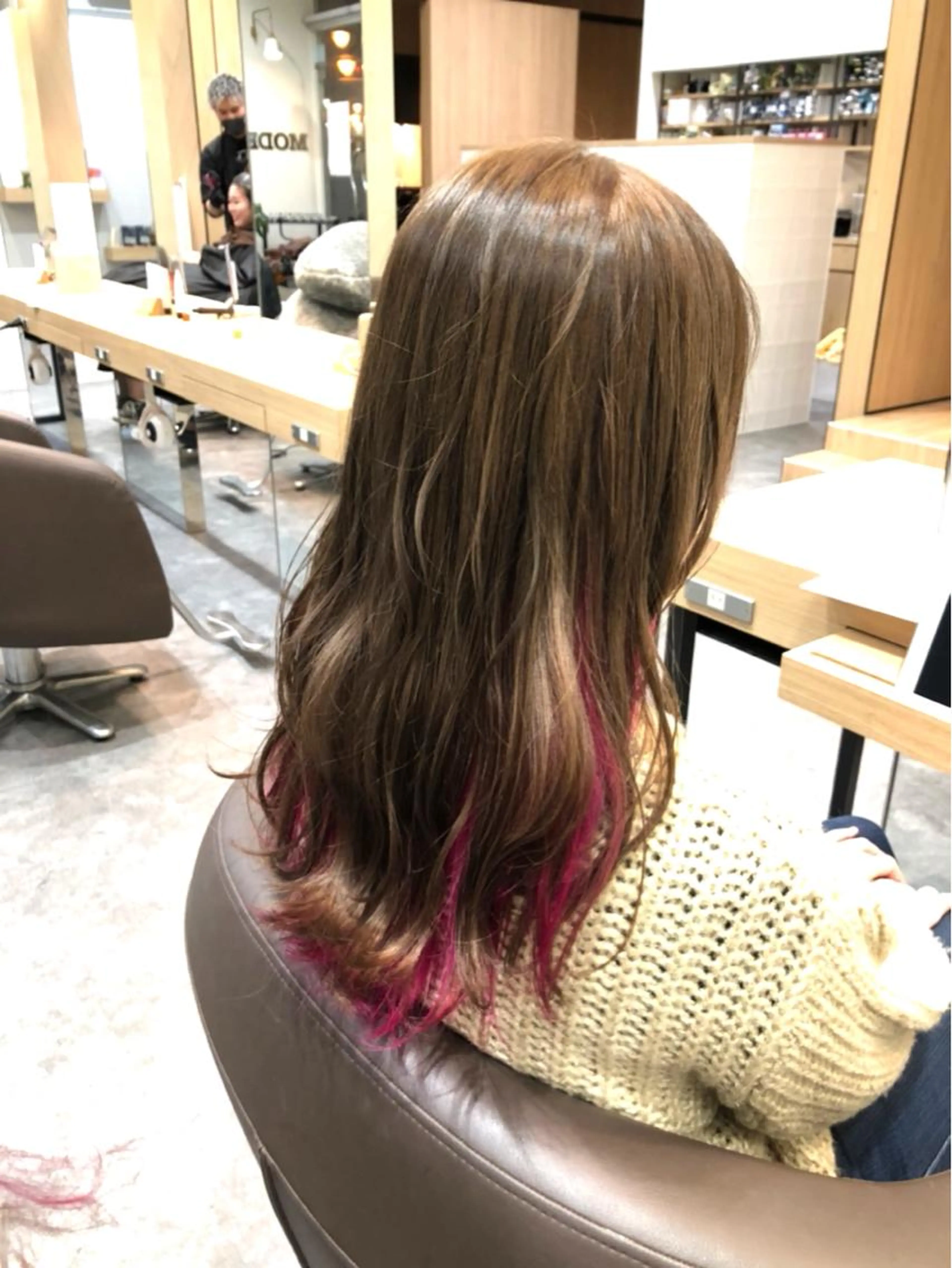 本日限定✨ブリーチで色を楽しむ✨ デザインカラー(1回ケアブリーチ込み)の写真