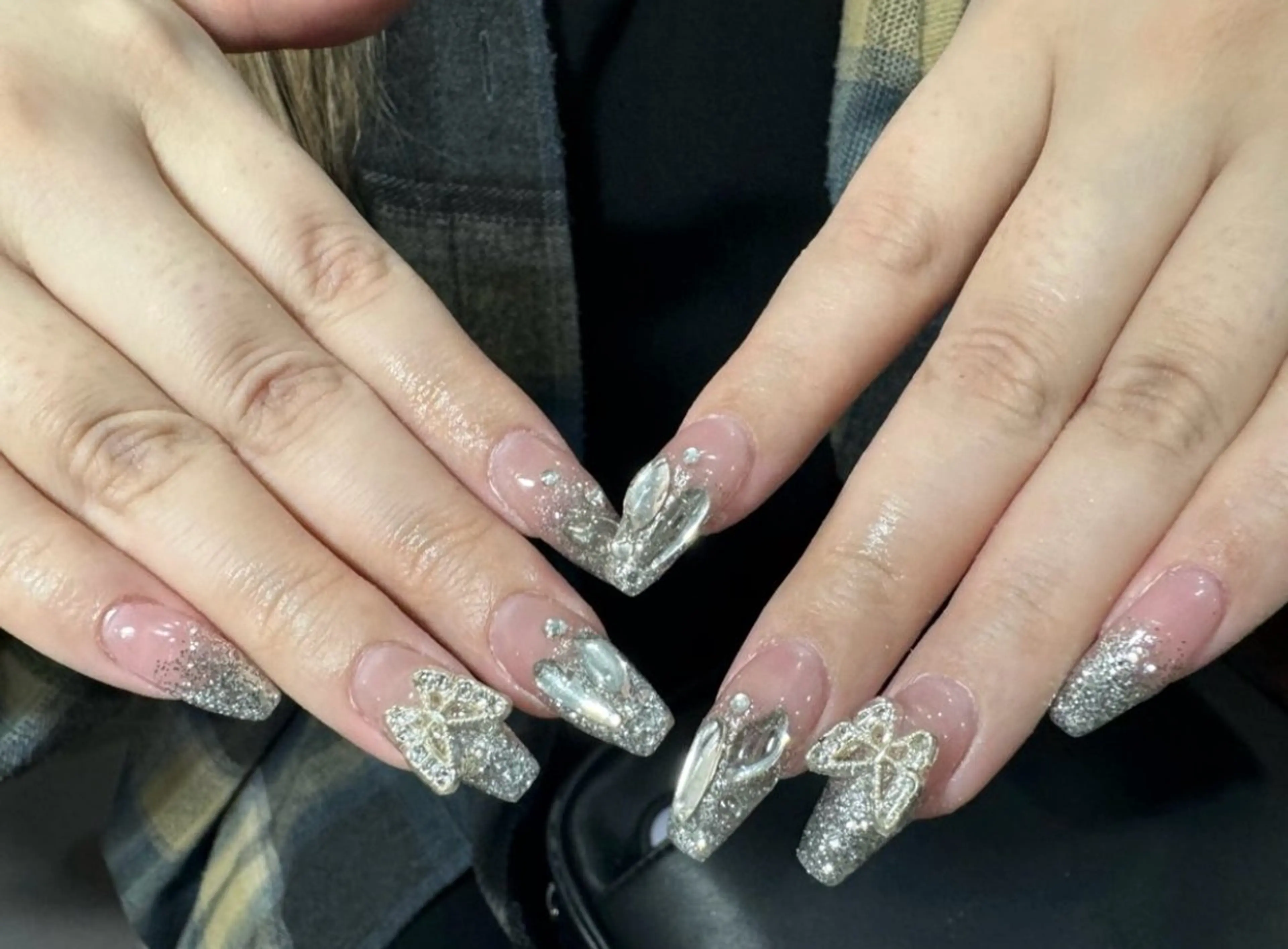 ネイル LAVISH nanamiのネイルデザイン