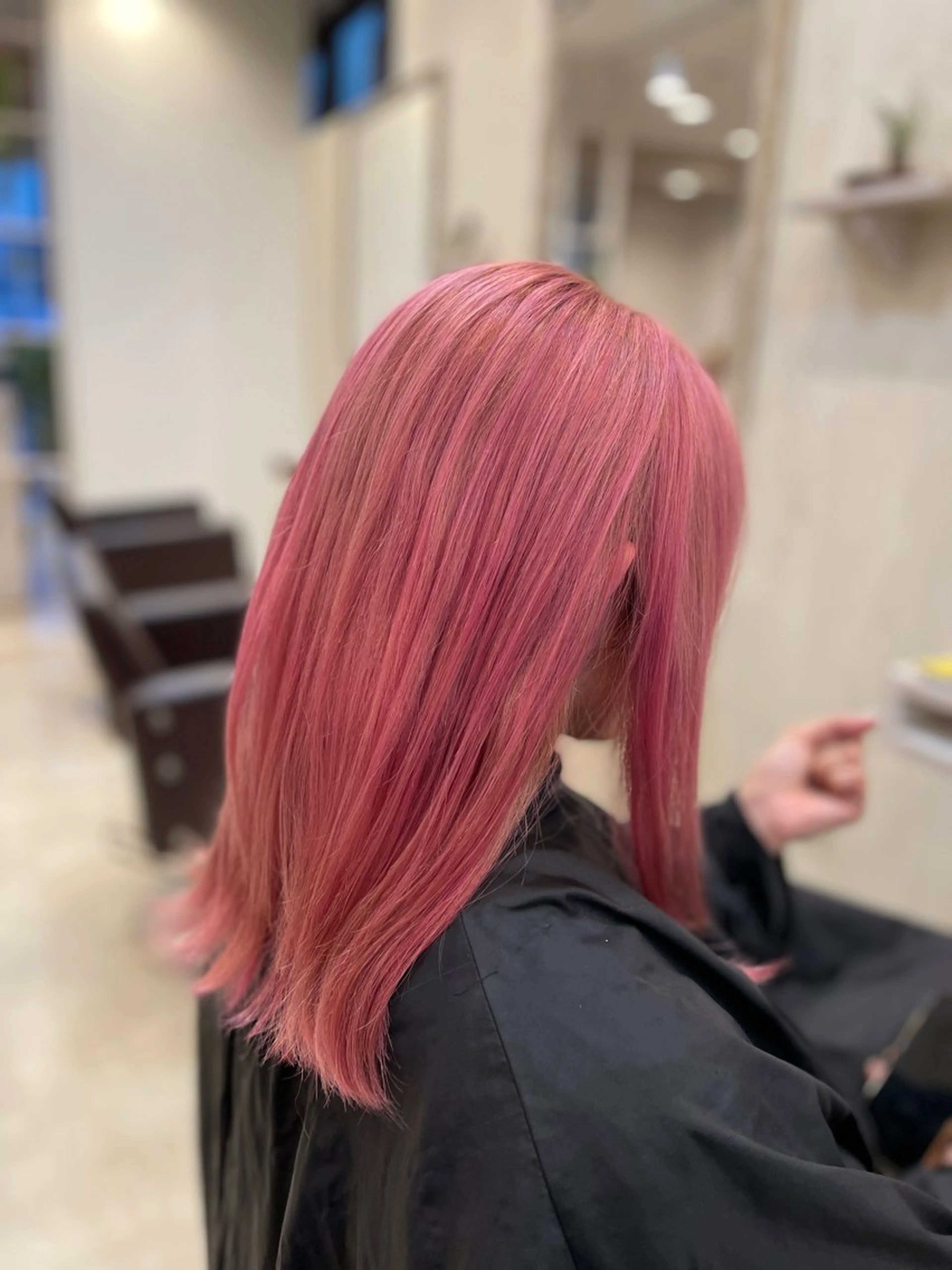 ミディアム カラー ハイトーンカラー ピンクカラー UTSUGI所属・ブリーチ無し透明感 ケアカラー🌿かなみのヘアスタイル