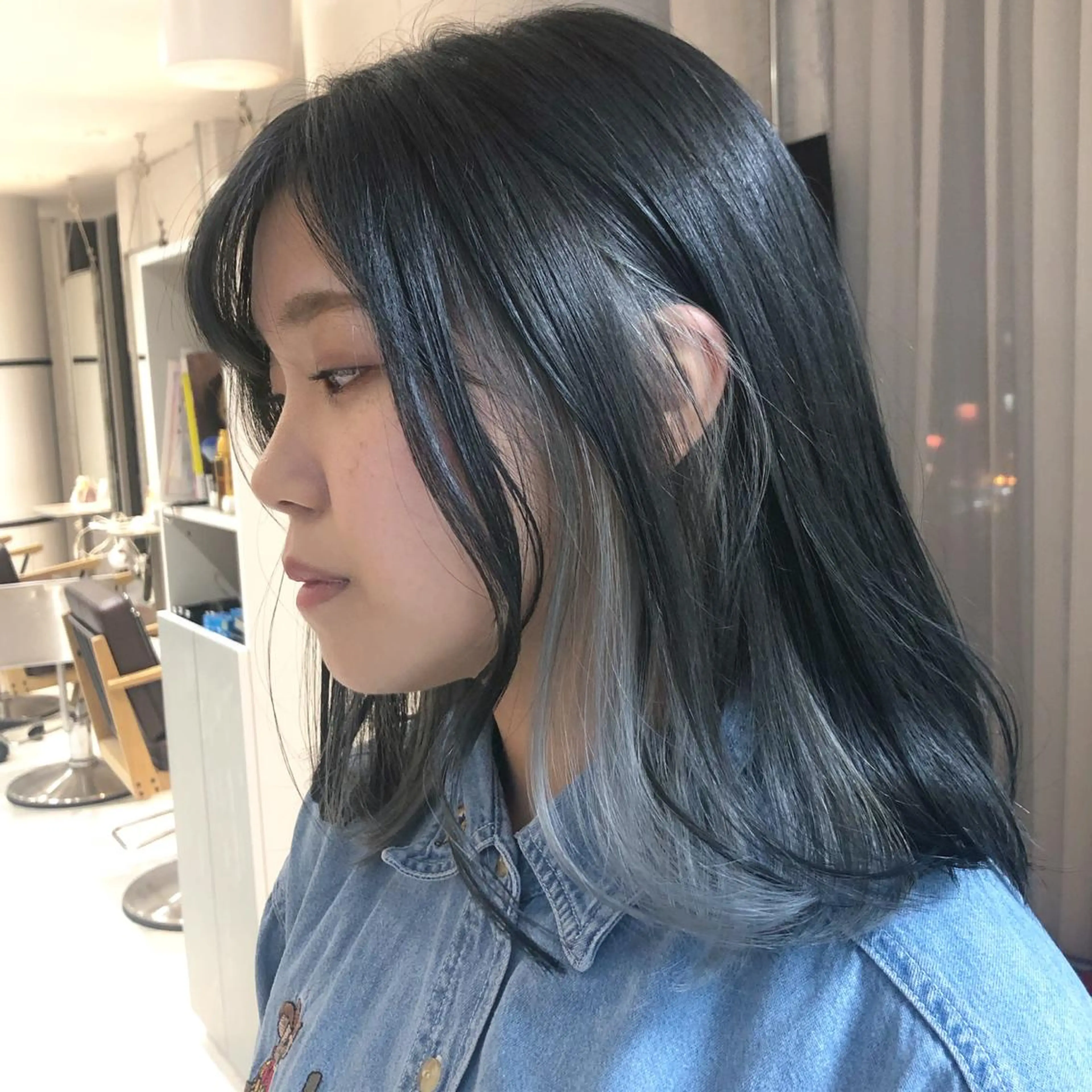 セミロング カラー インナーカラー ORIKA 美容室のヘアスタイル