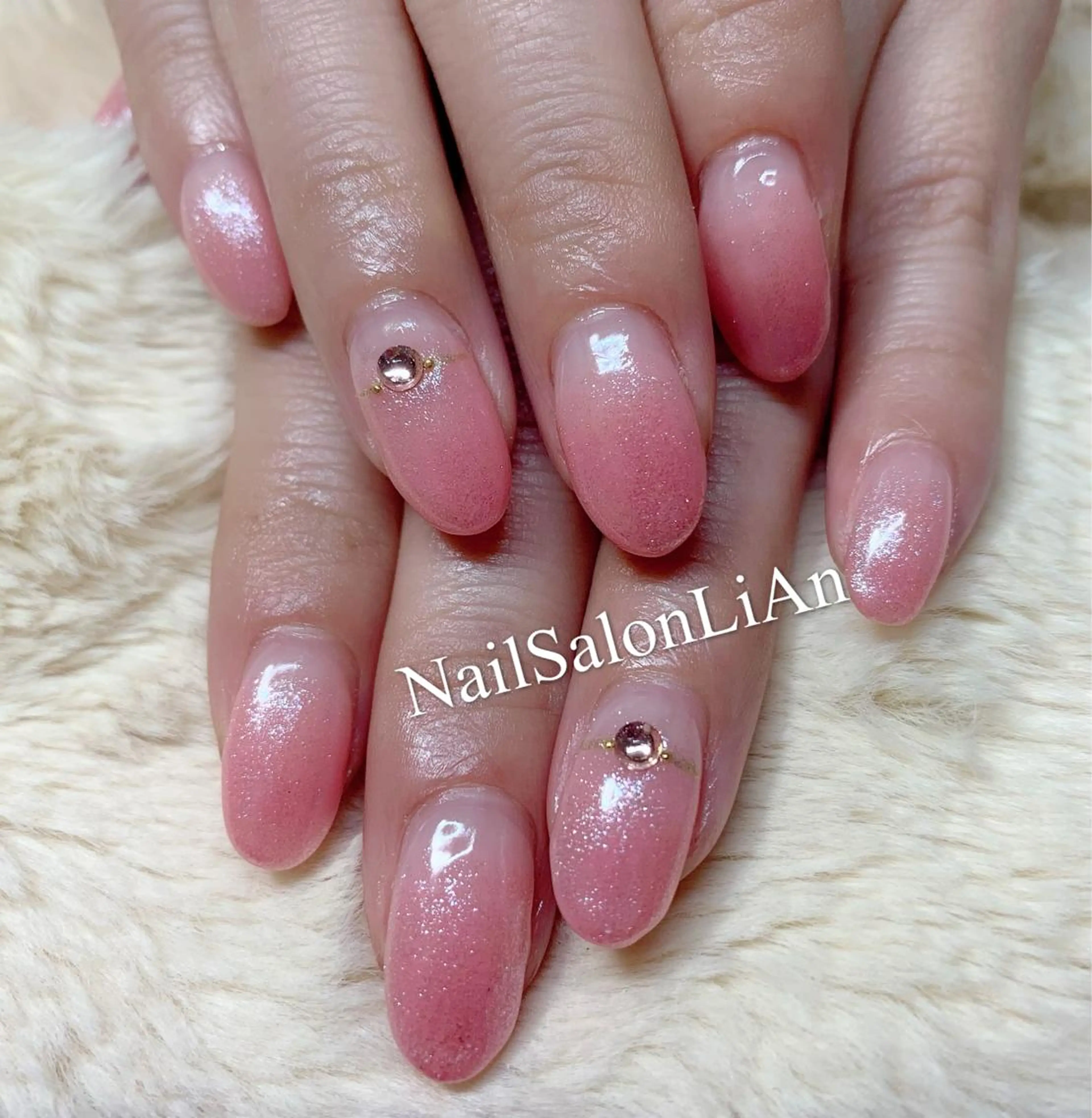 ネイル シンプルネイル ストーンネイル ハンドネイル NailSalon LiAnのネイルデザイン