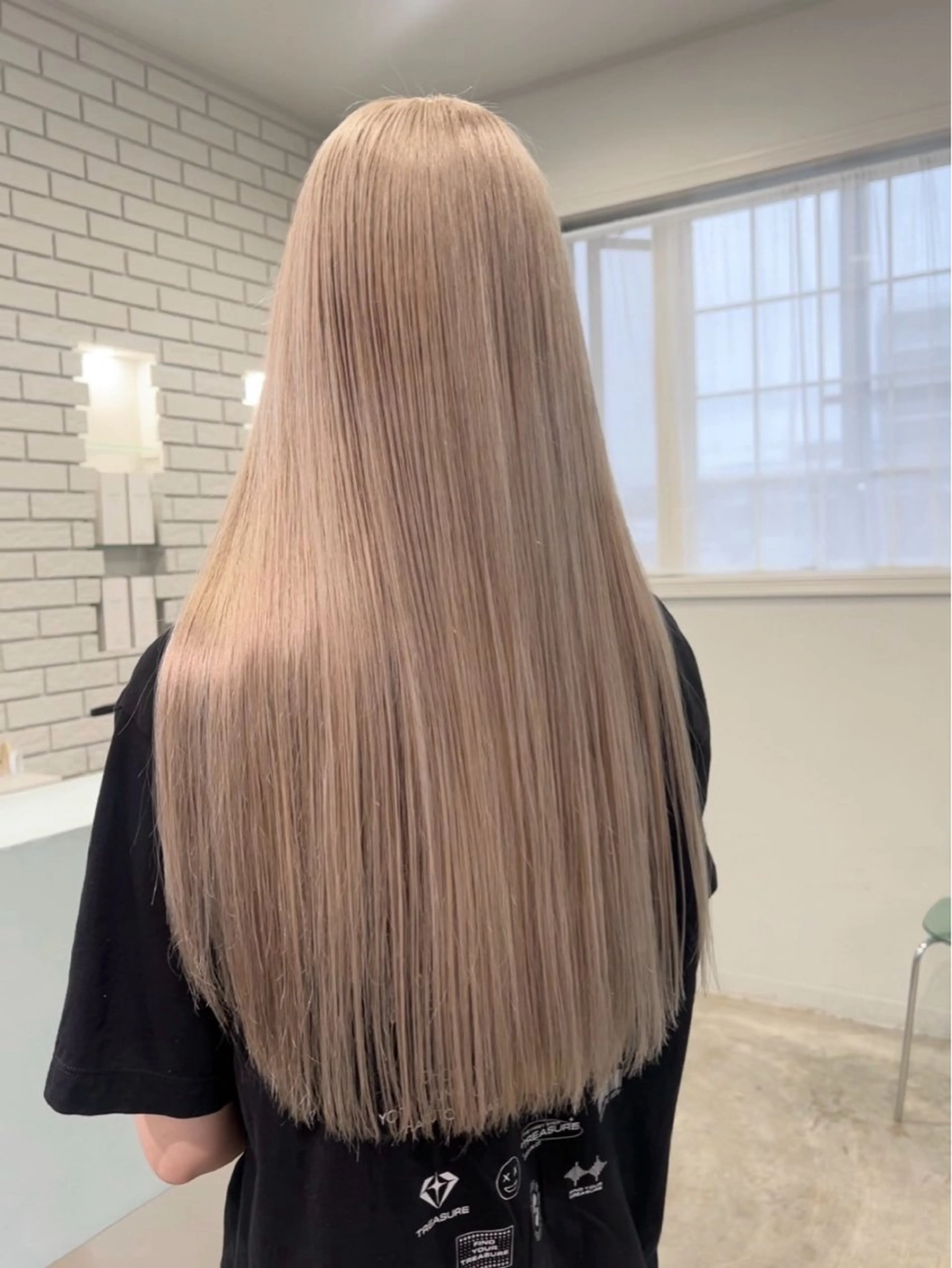 ロング ヘアカラー みなみ/ブリーチ/ ダイアモンドリリーのヘアスタイル