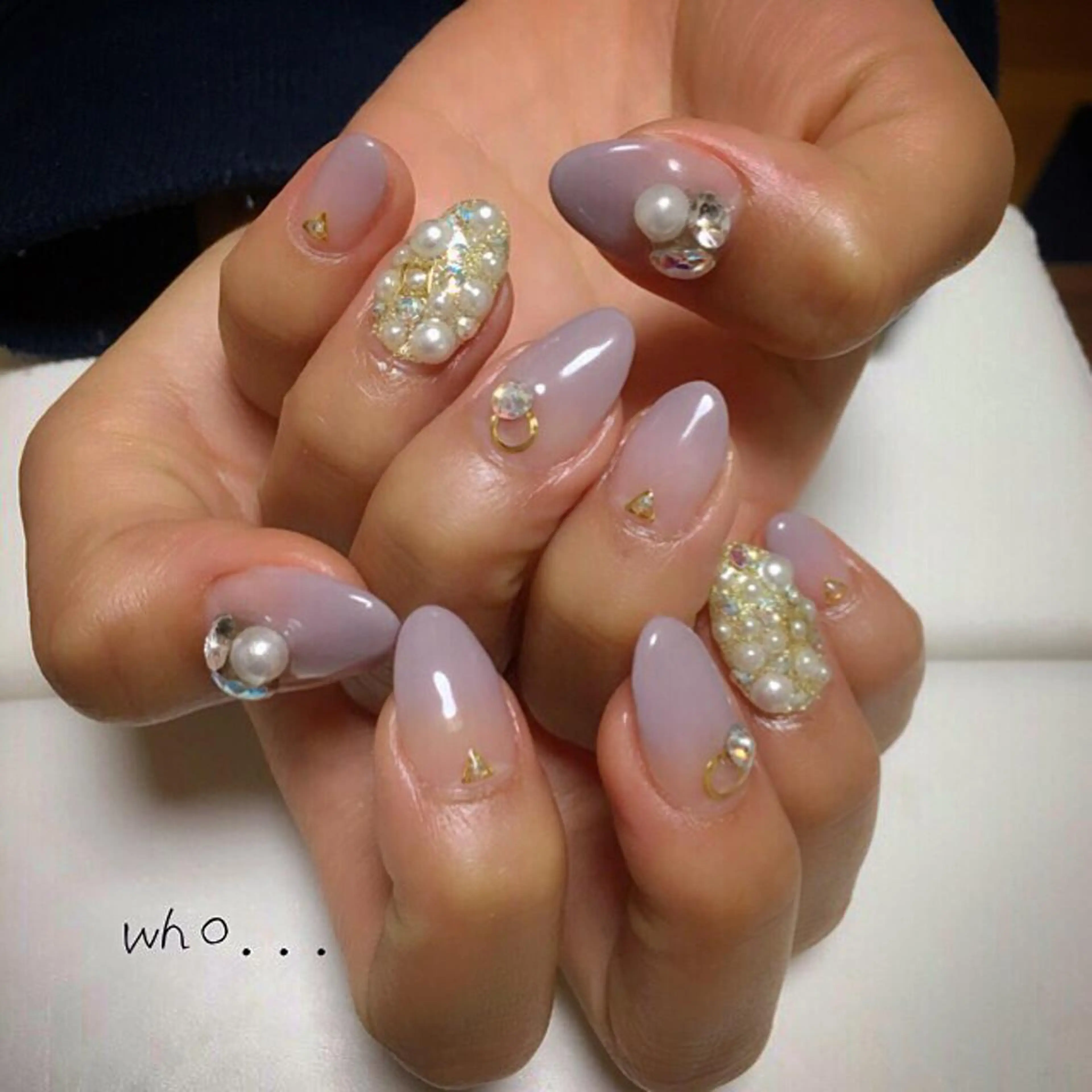 ネイル グラデーション ストーンネイル NailSalon who...所属・n. fumikoのネイルデザイン