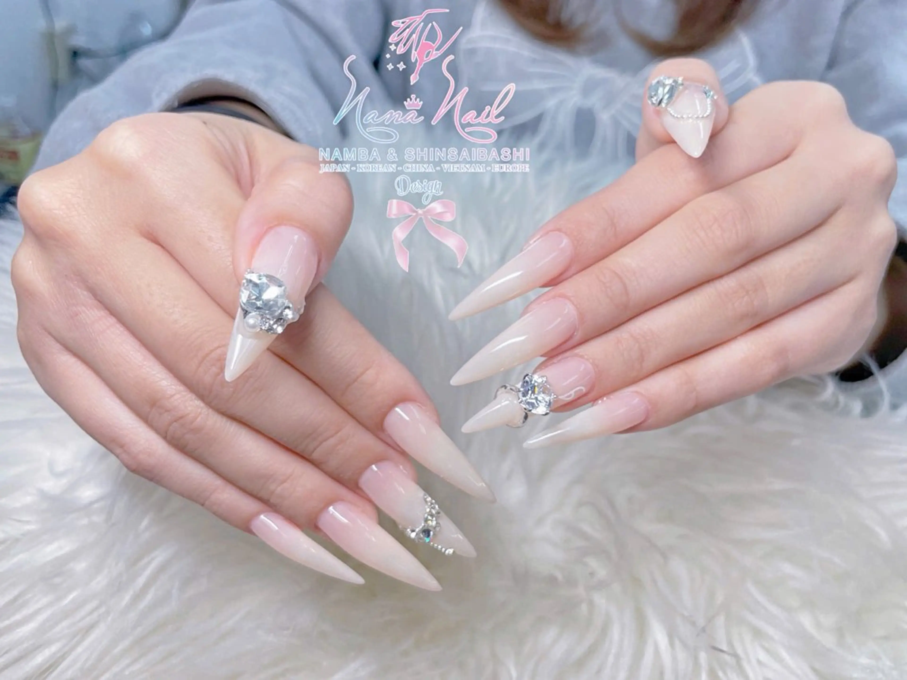 セミロング 韓国風ヘア クリスマス ハンドネイル 79Linanailnamba所属・Linanail Nambaのネイルデザイン