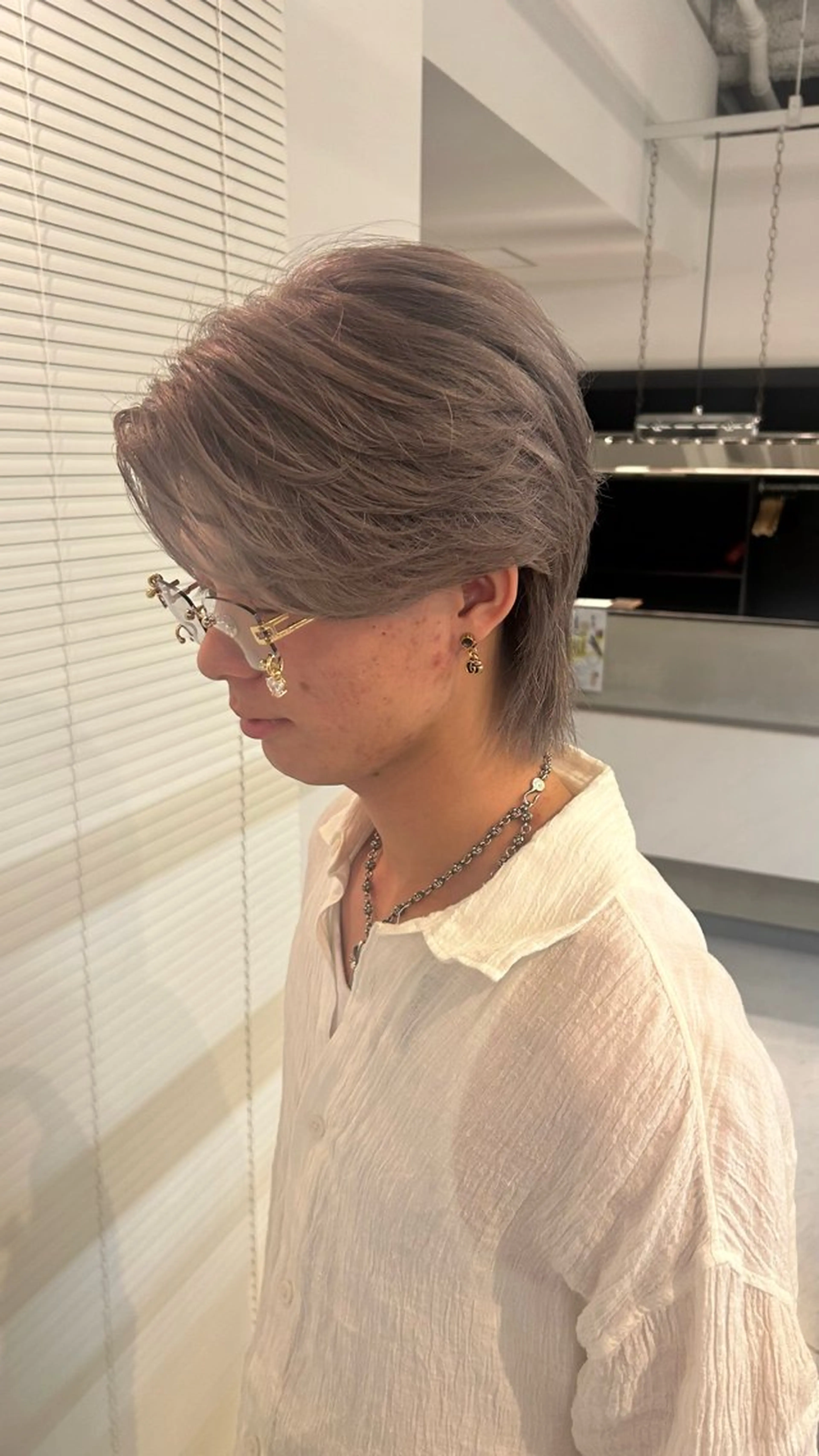 ミディアム カラー メンズ メンズブリーチ ブリーチ シルバー ヘアカラー guinness所属・★美容柱★ 🔥はると🔥のヘアスタイル