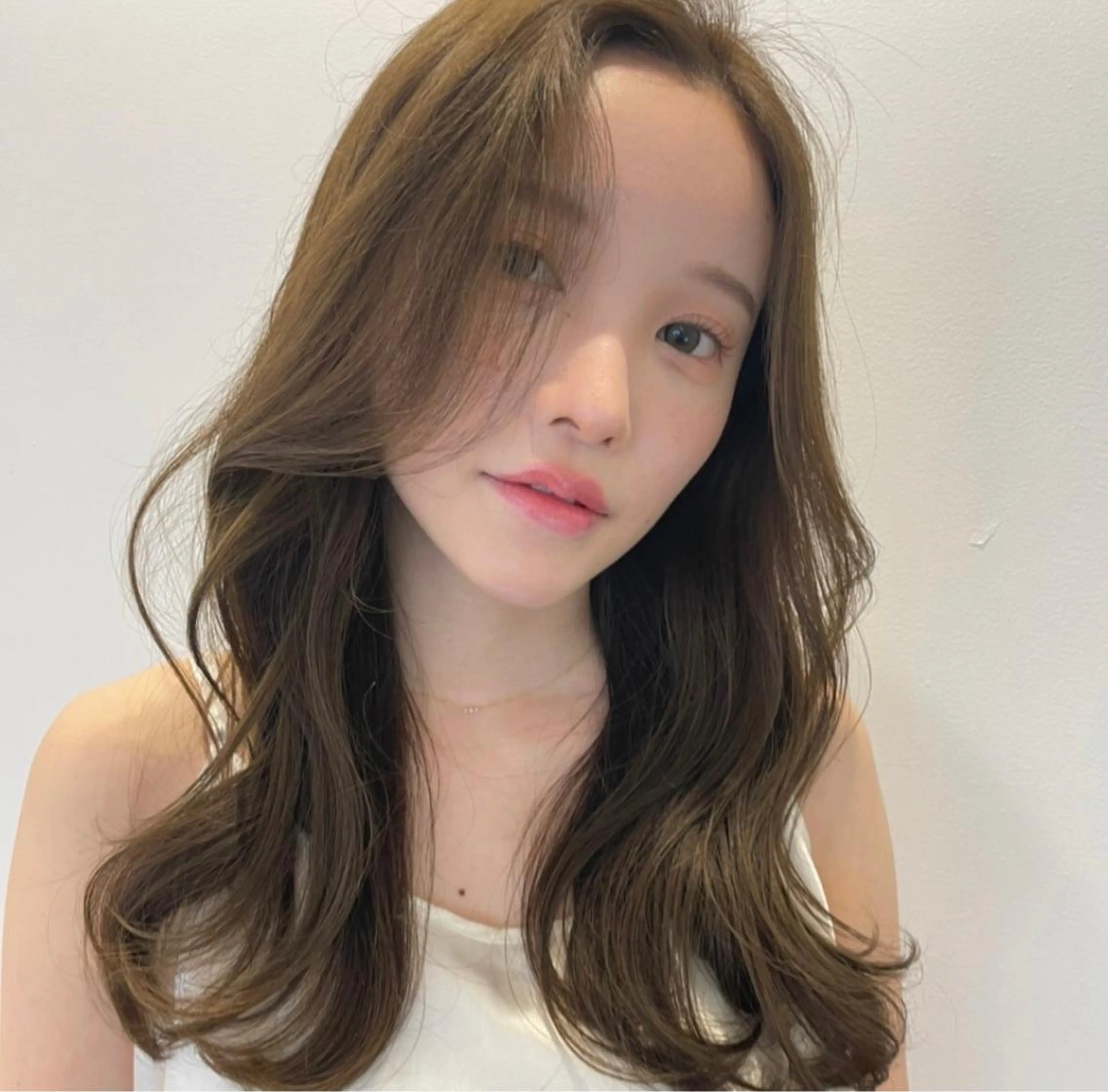 ミディアム カラー パーマ ヘアアレンジ メンズ キッズ ネイル マツエク・マツパ アイブロウ ミディアムパーマ メンズバレイヤージュ メンズブリーチ フェードカット メンズハイライト 髪質改善🇰🇷 レイヤーカット/梅田のヘアスタイル