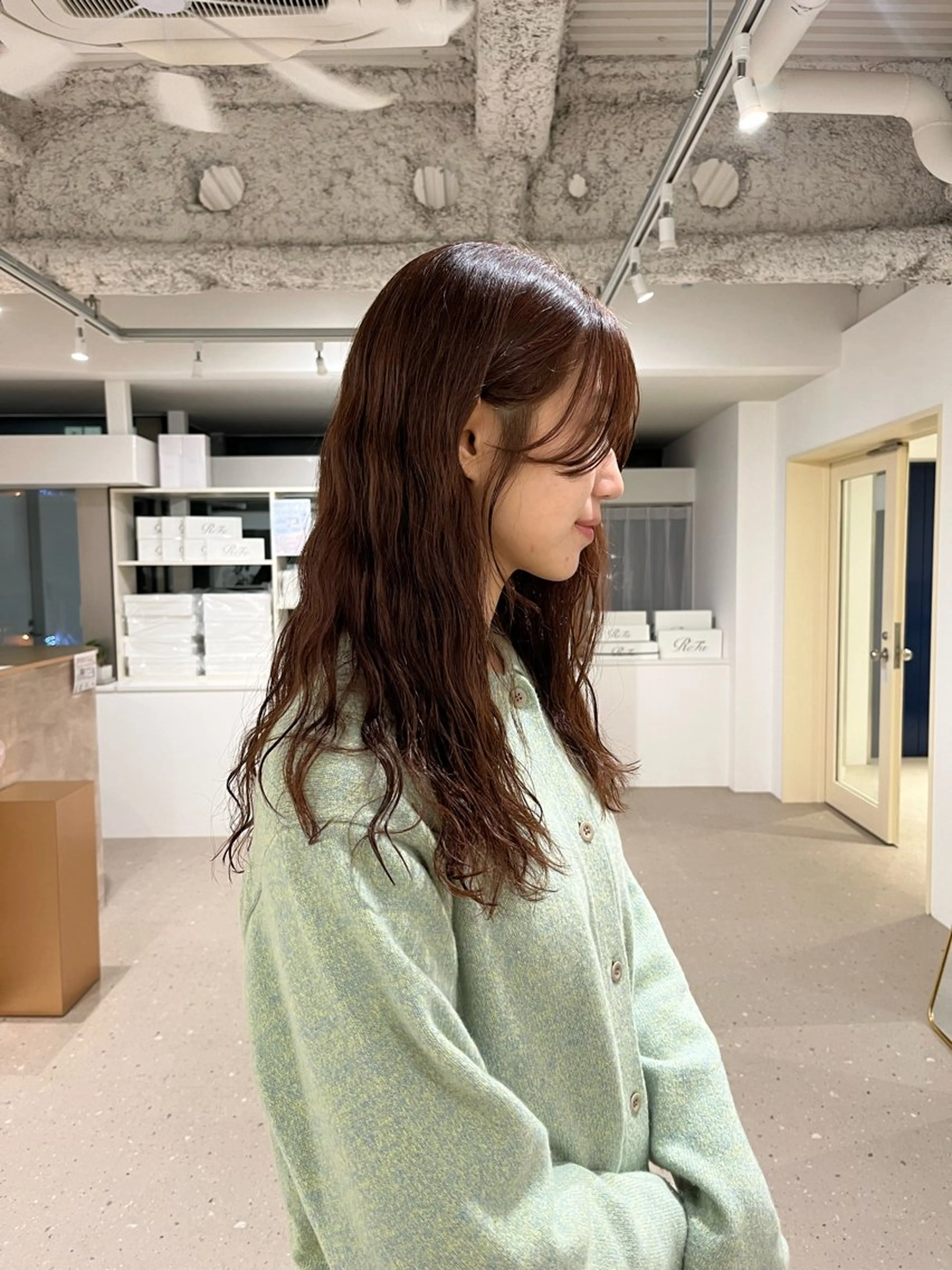 ロング カラー パーマ 阪本 桃のヘアスタイル