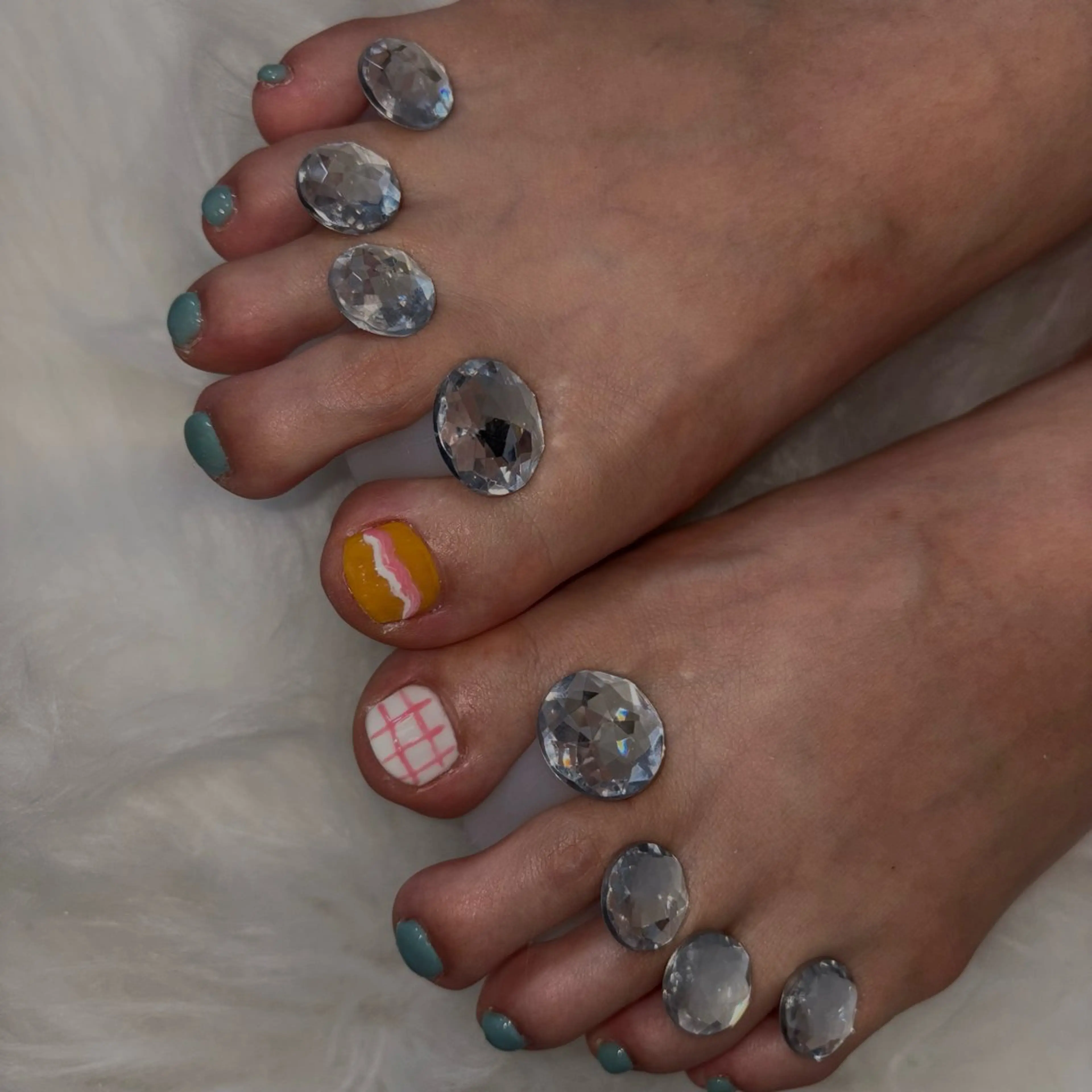 ネイル アートネイル 長さ出し フットネイル ハート キラキラネイル Vante梅田店所属・vante_aimi .パラジェル取扱店のネイルデザイン