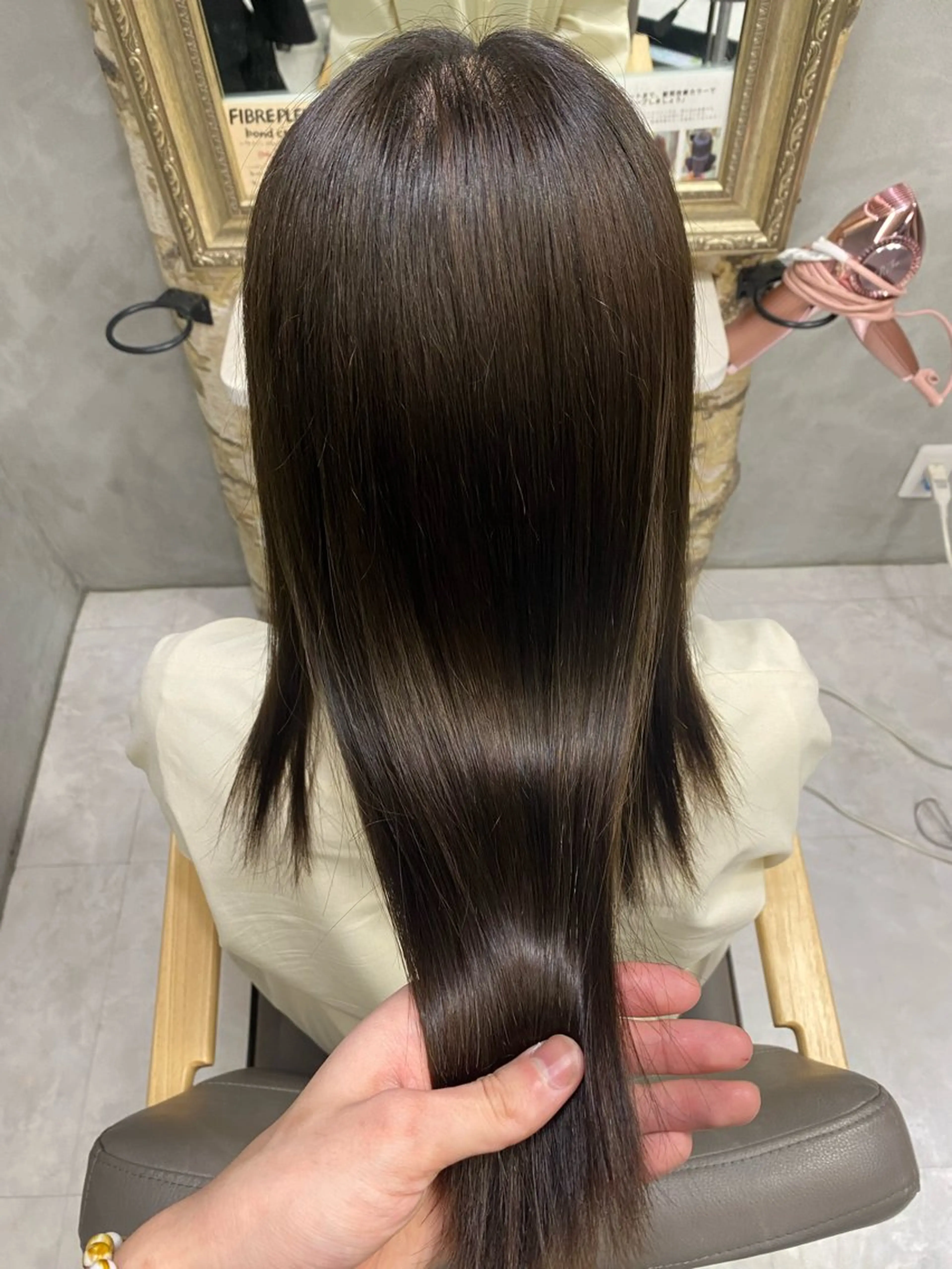 ロング パーマ 髪質改善 縮毛矯正 酸性ストレート ストレートパーマ カット 縮毛矯正 トリートメント clomus梅田茶屋町店所属・髪質改善特化美容師 酸性ストレート近藤俊のヘアスタイル