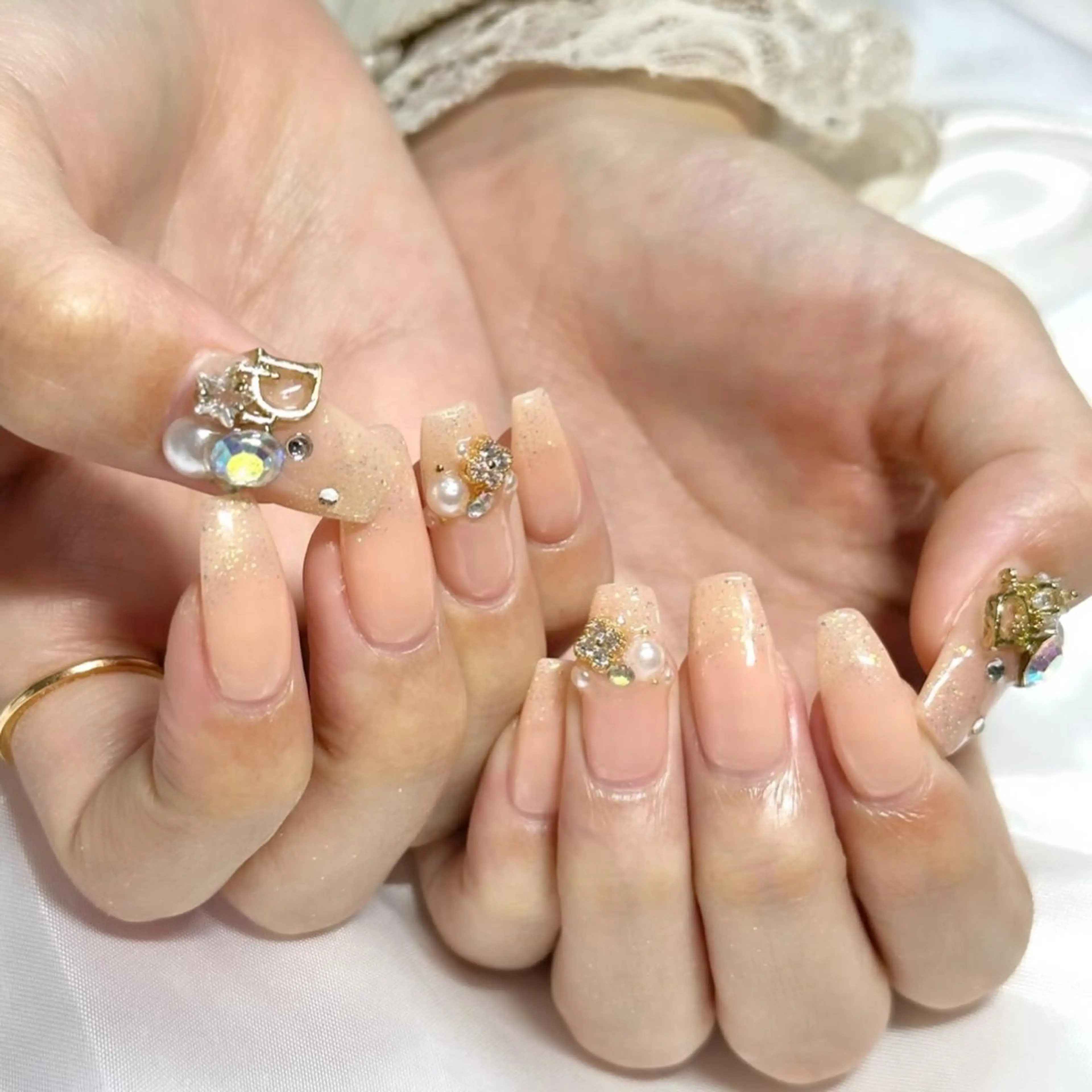 ネイル ハンドネイル OKIKA所属・【OKIKA】 らん🦖🌈🧡のマツエク・マツパデザイン