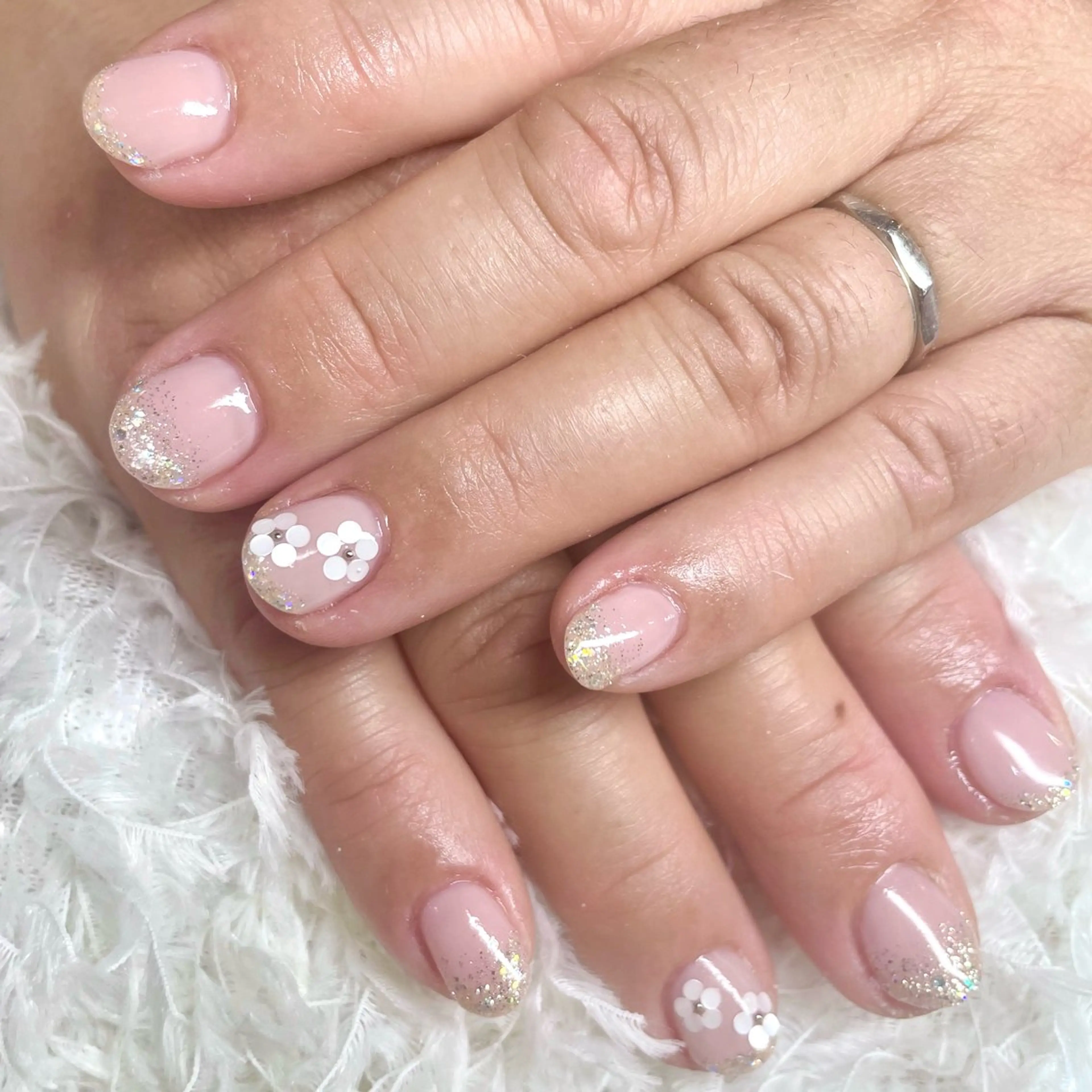 ネイル ホログラムネイル ハンドネイル 三浦 絆生のネイルデザイン