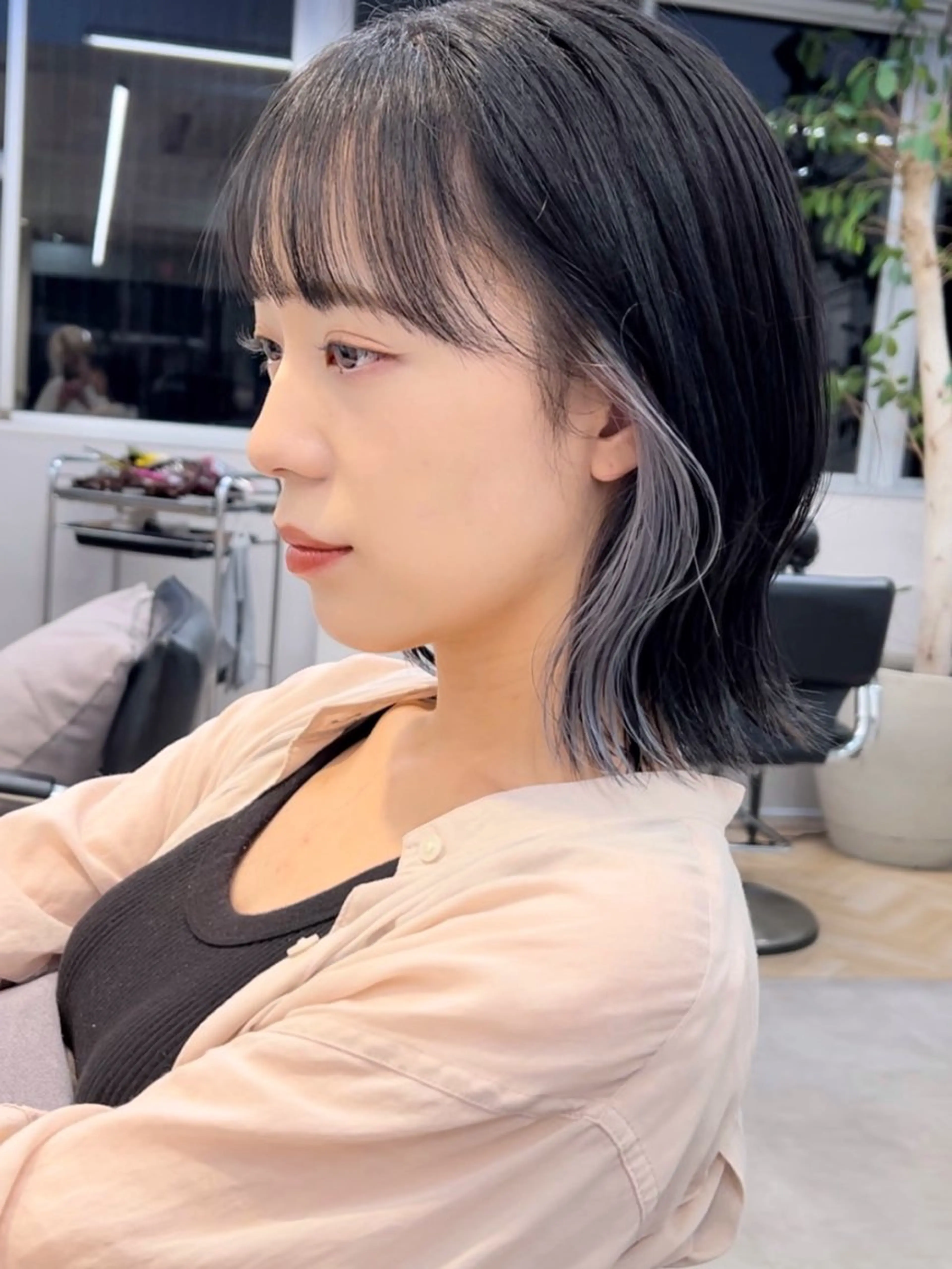 ミディアム カラー イヤリングカラー インナーカラー トリートメント 夏山 秀憲のヘアスタイル