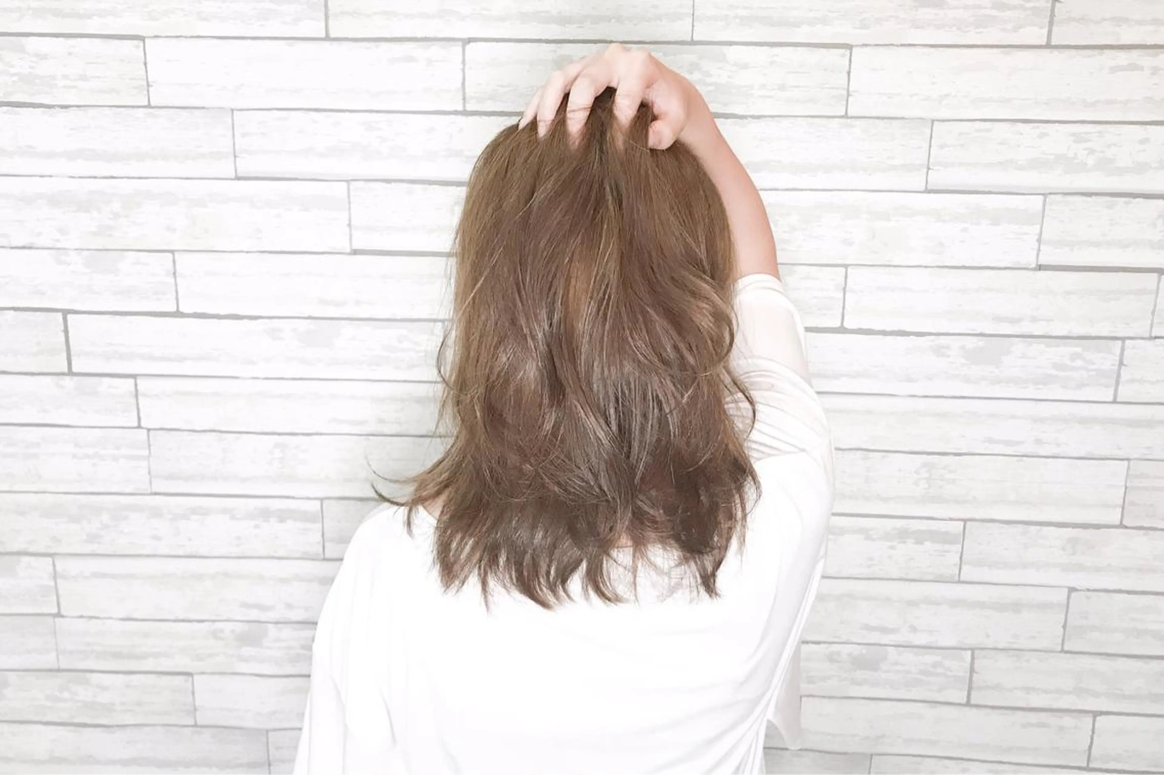 ミディアム カラー ヘアアレンジ ブリーチ 透明感カラー ダブルカラー ハイトーンカラー ANBEL所属・ANBEL代表 西尾裕樹のヘアスタイル