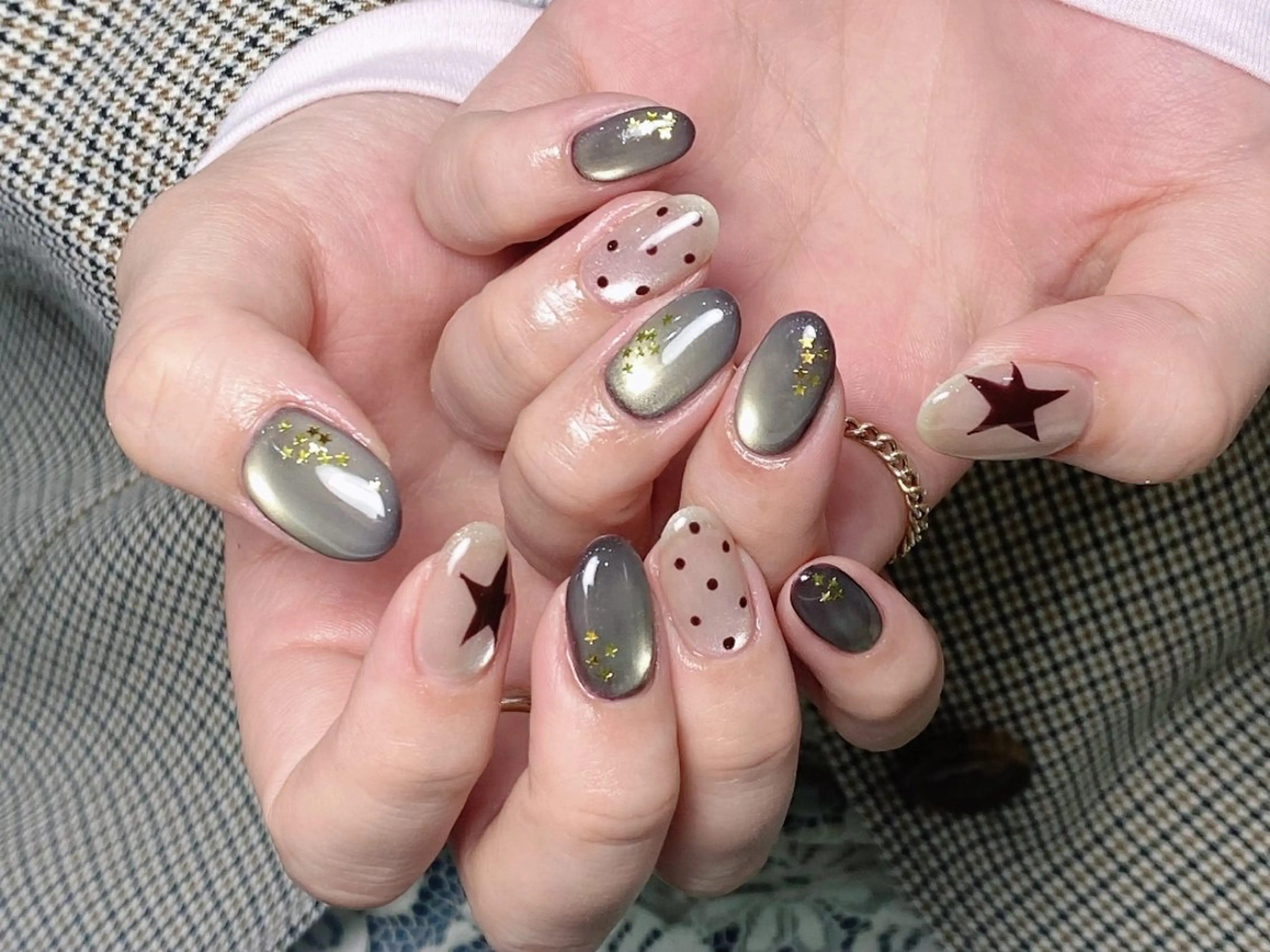 ネイル チークネイル フレンチネイル ジェルネイル ガーリー キラキラネイル ハンドネイル UM Nail Salonのネイルデザイン