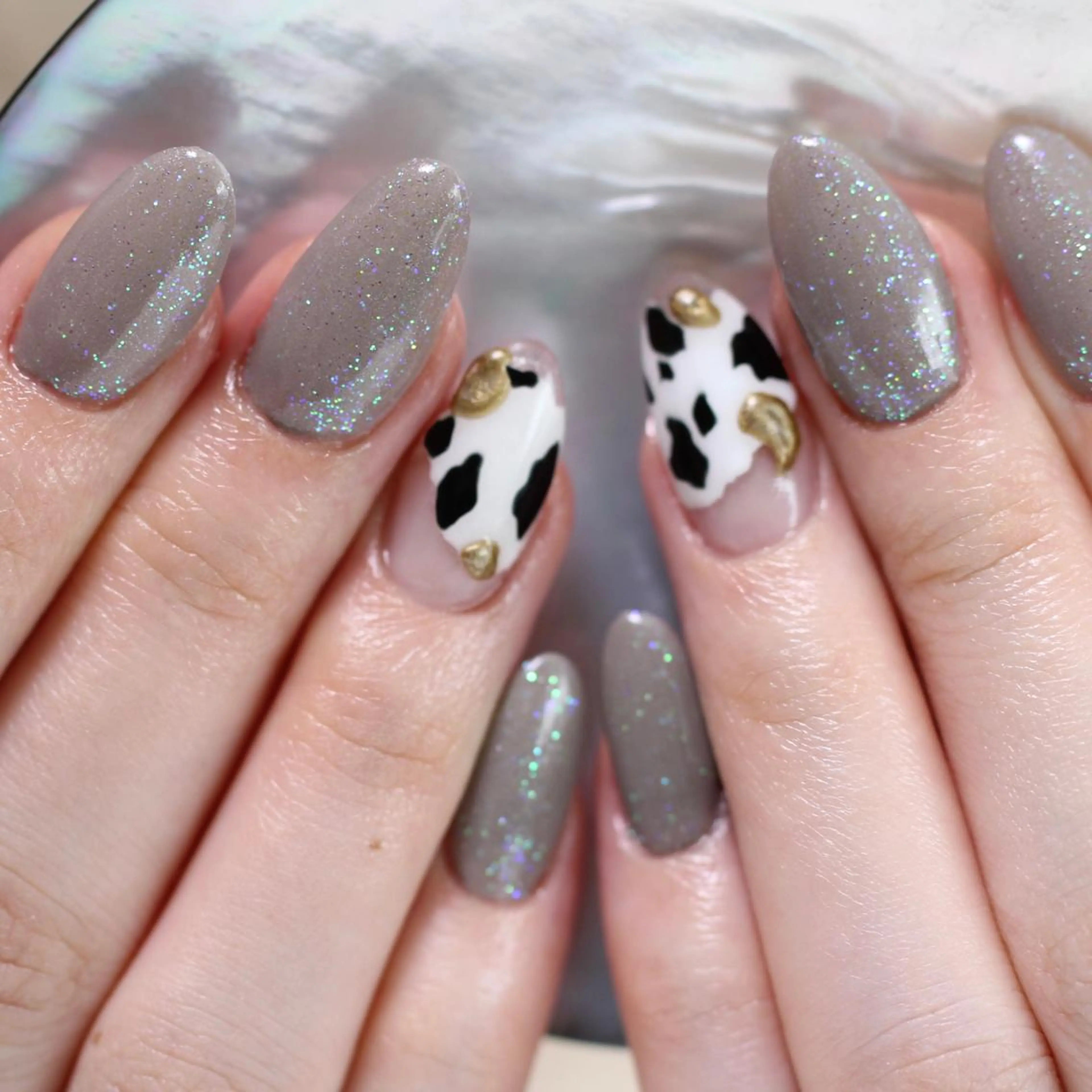 ネイル アニマル柄 アートネイル ラメ(グリッター) スカルプネイル ママリンド　志村坂上店所属・しみ えんのネイルデザイン