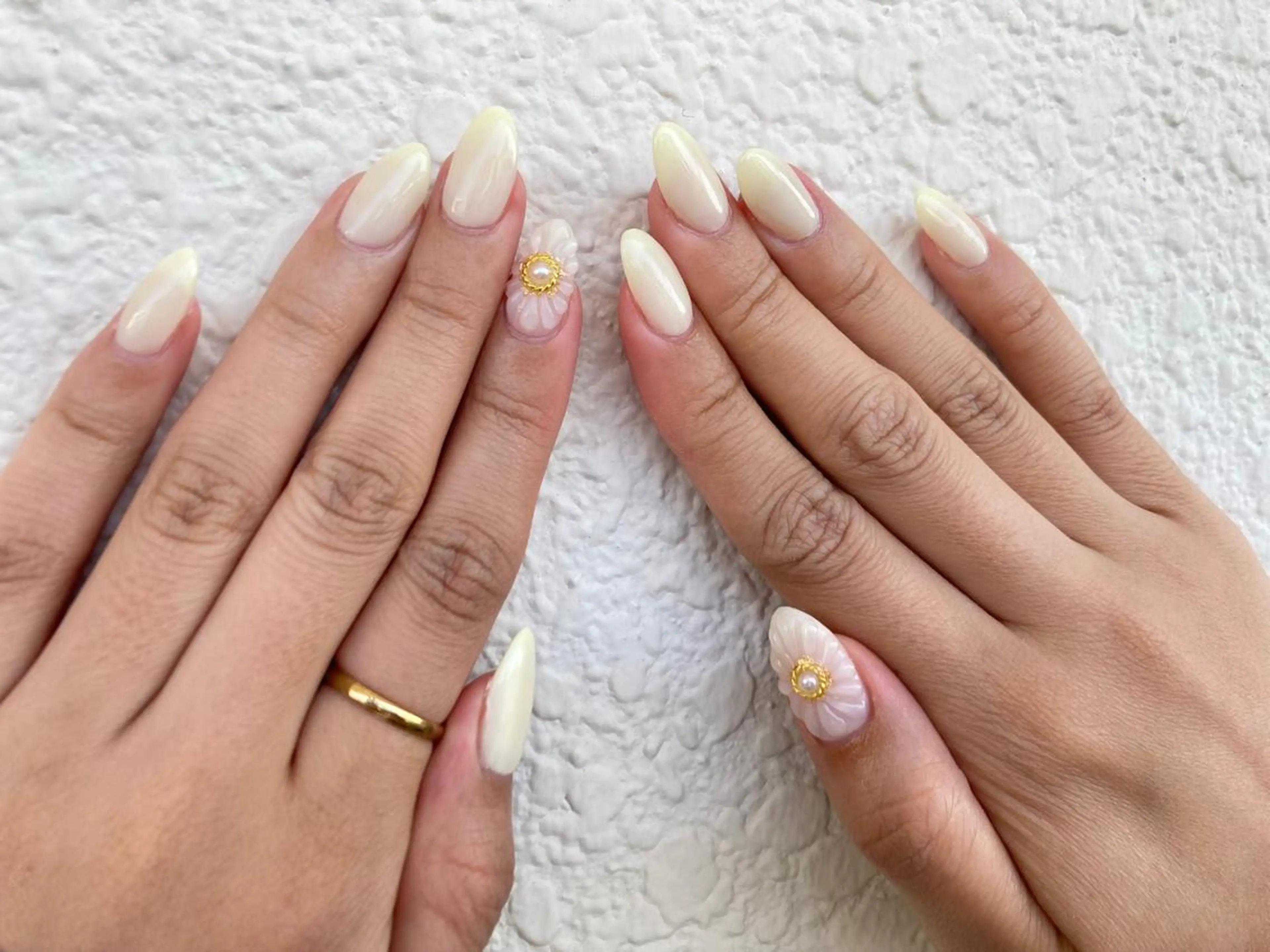 ミディアム ネイル ハンドネイル フットネイル ✴︎ Delightのネイルデザイン