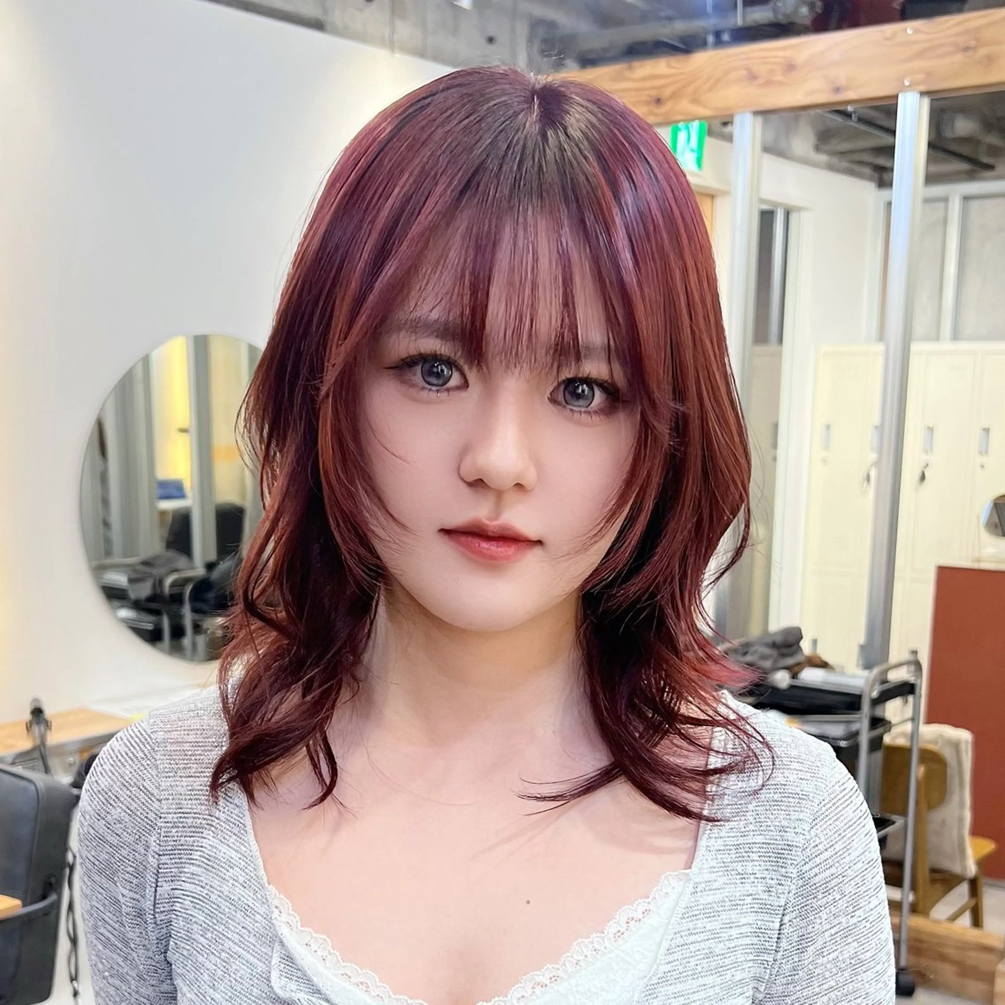 セミロング カラー パーマ ベージュカラー 黒髪 ブルーカラー ブルーブラック ブラウンカラー カット 縮毛矯正 トリートメント ブリーチなし/ ベージュ/akiraのヘアスタイル