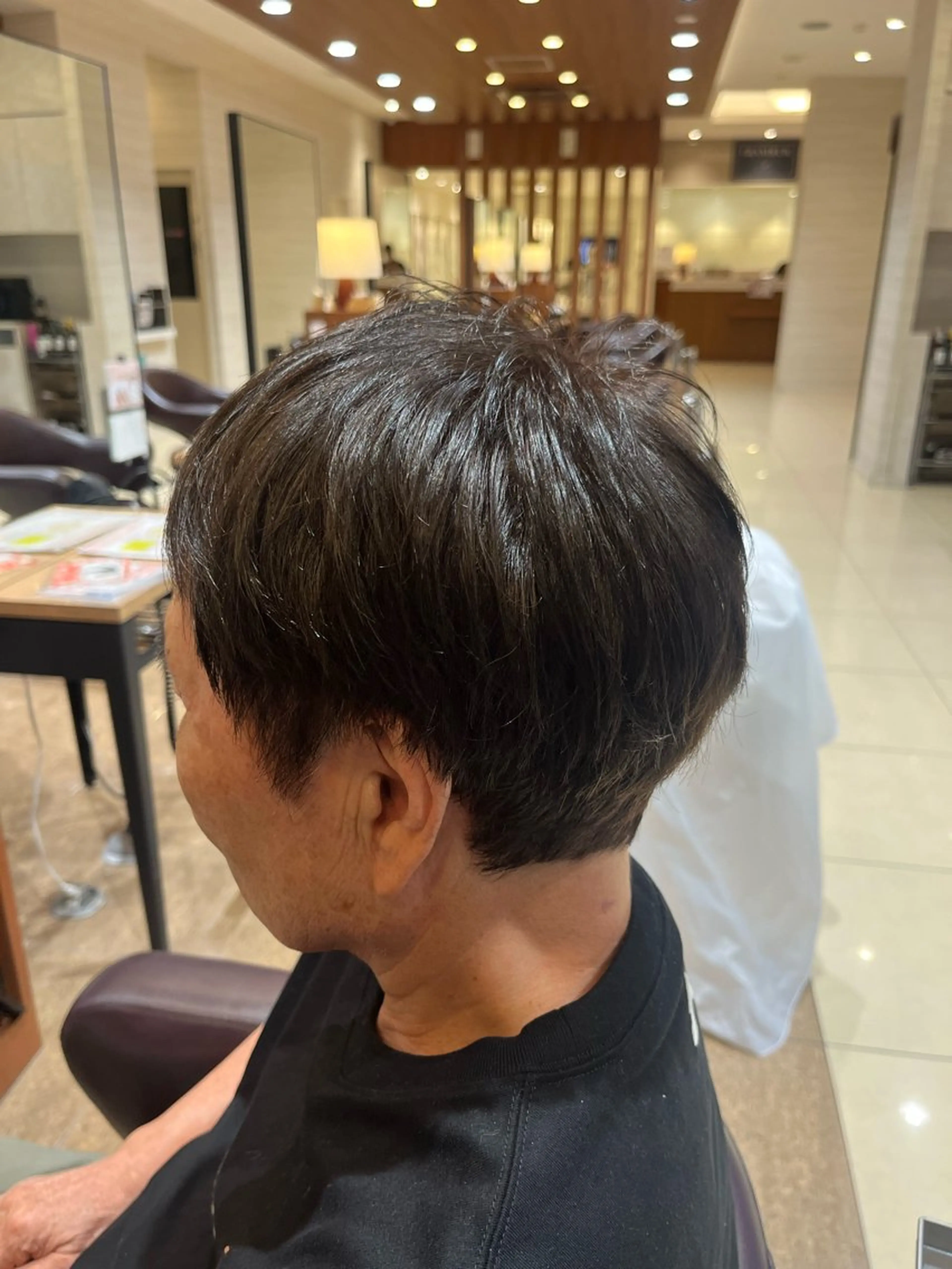 ショート カラー 佐藤 華音のヘアスタイル