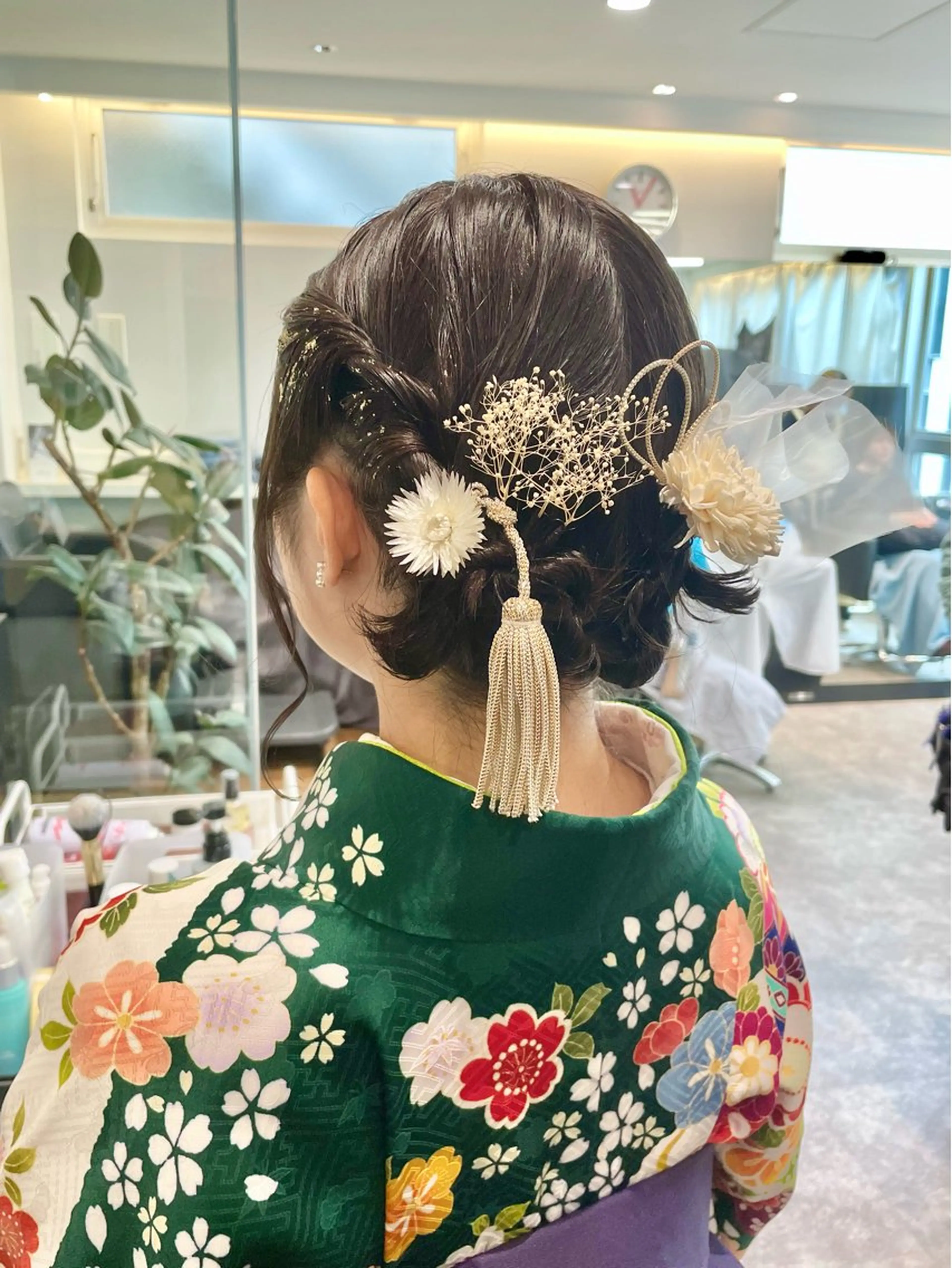 ミディアム ヘアアレンジ 卒業式のヘアスタイル ダブルカラー🦖 /髪質改善⚡️しおりのヘアスタイル