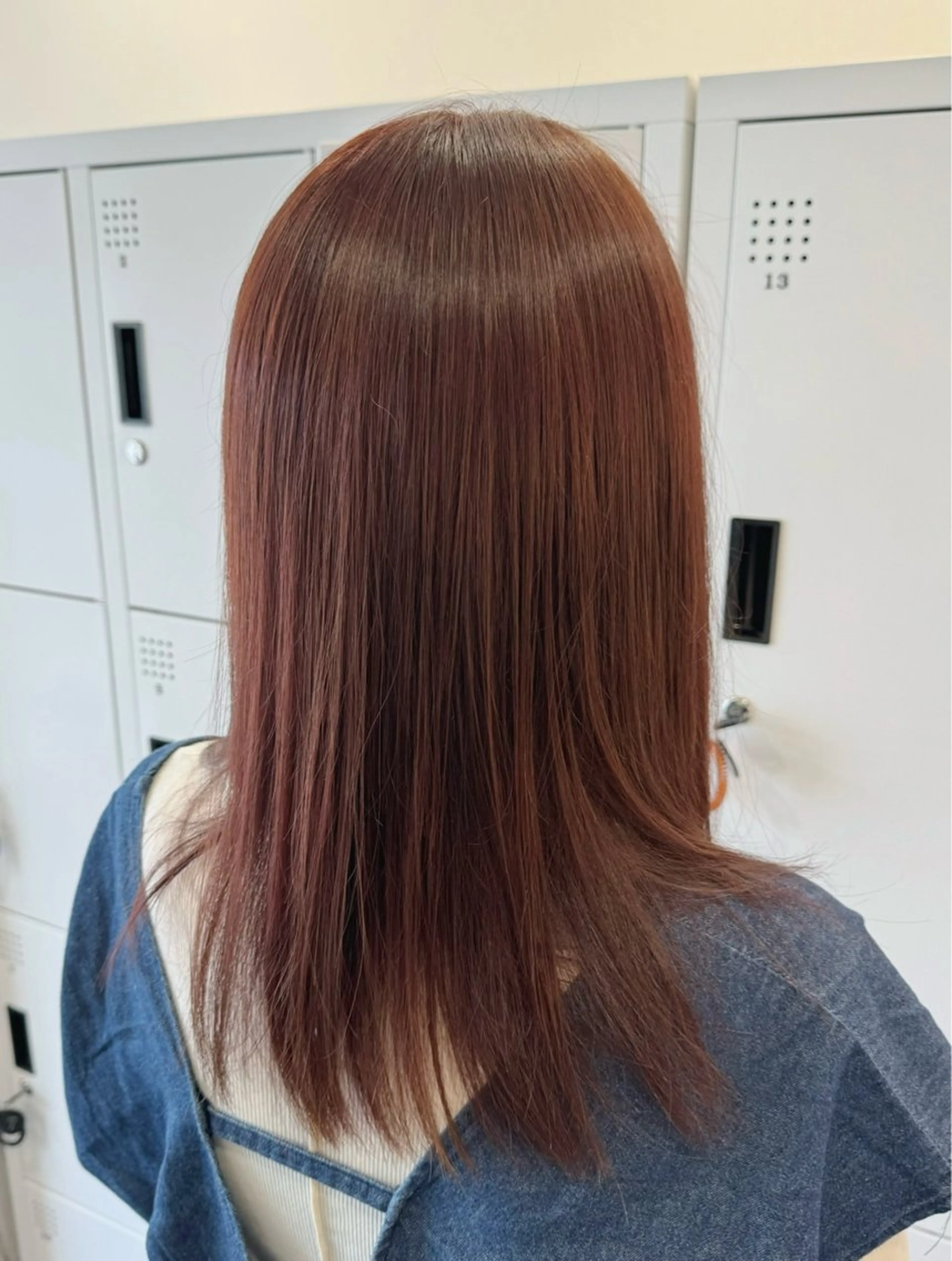 カラー 八木 菜美のヘアスタイル