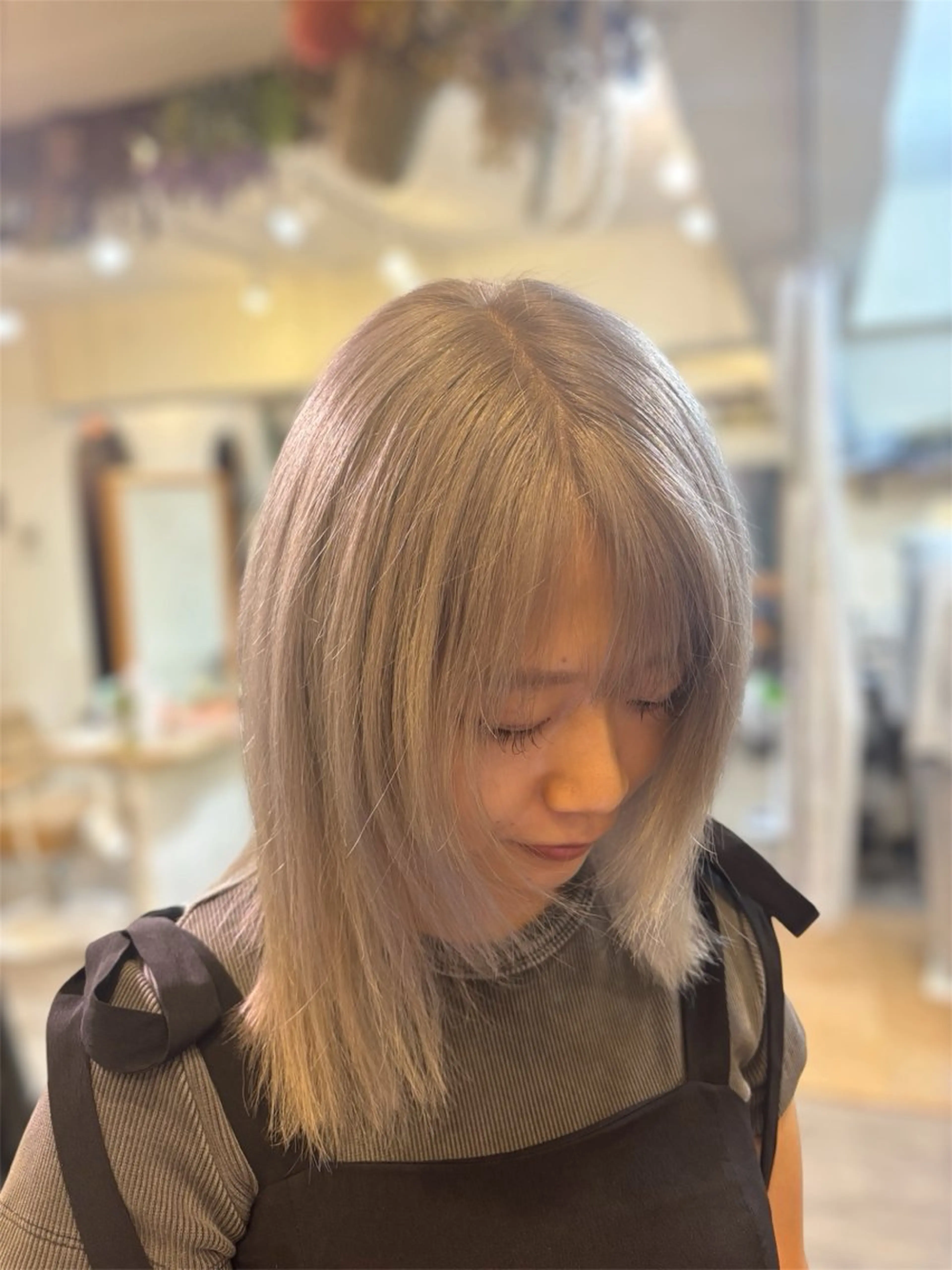 セミロング アッシュ 顔周りカット レイヤーカット guusca所属・大澤 あんなのヘアスタイル