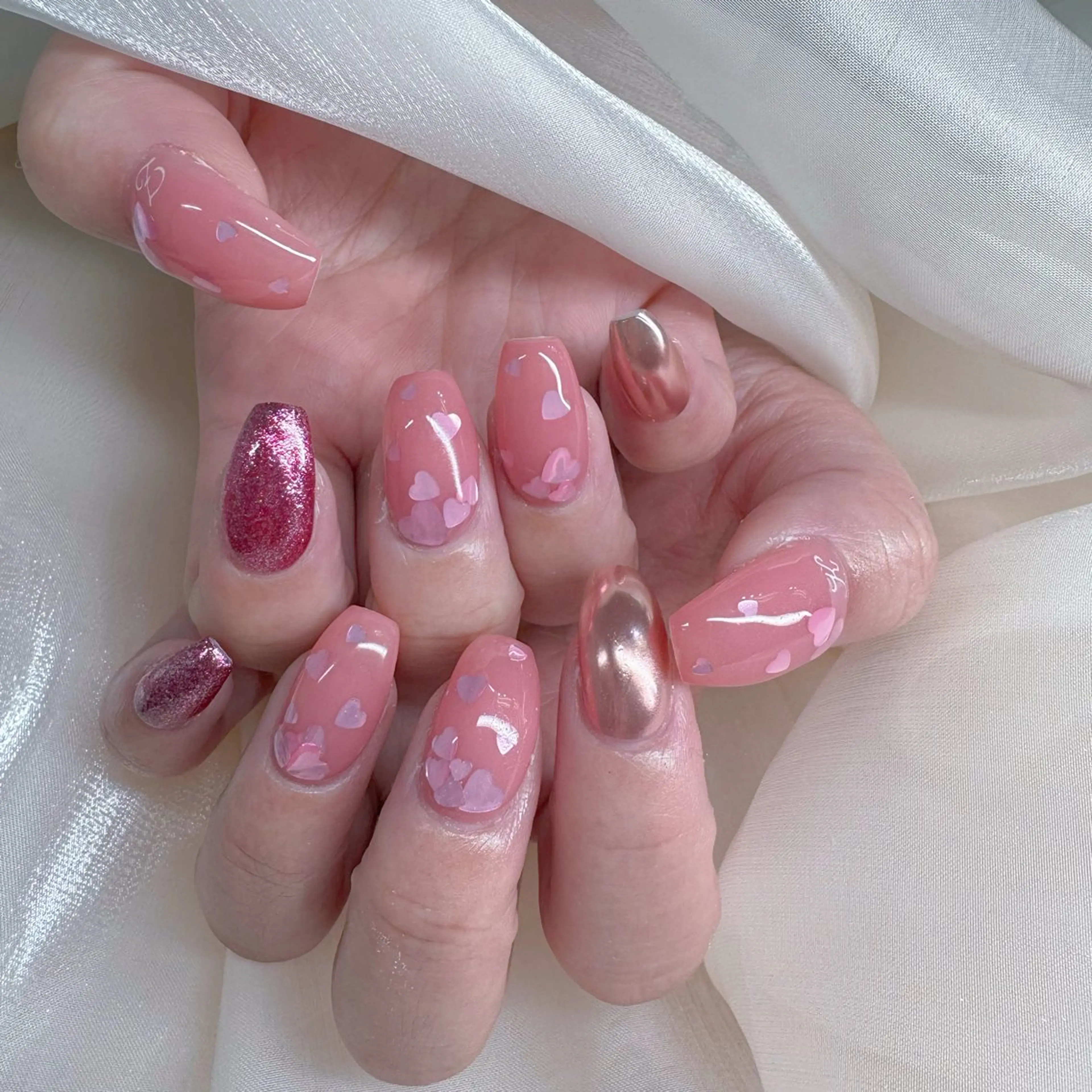 ネイル チークネイル ガーリー ハート キラキラネイル 韓国ネイル ハンドネイル NailPrincess所属・princess スカルプ専門店のネイルデザイン