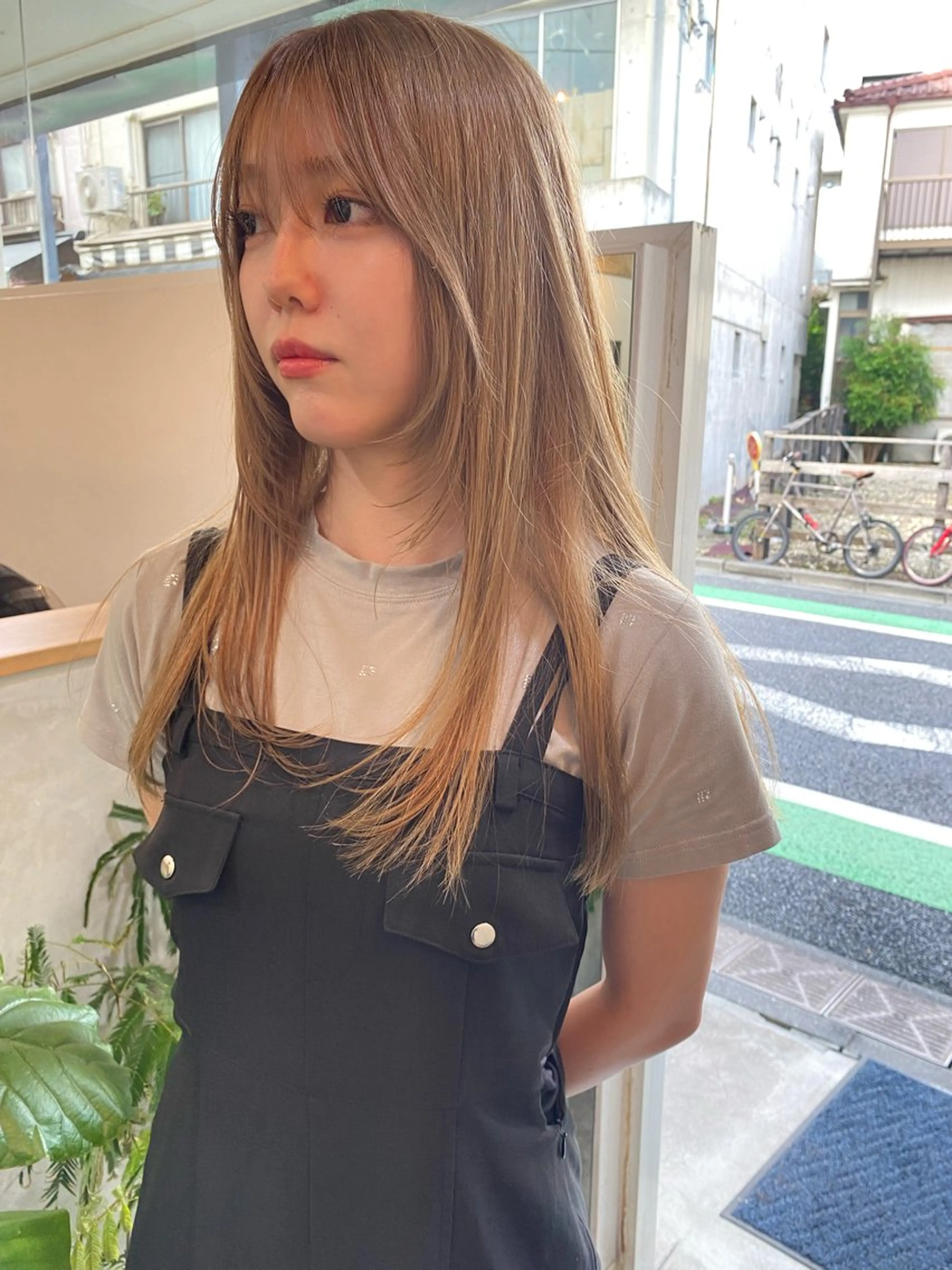 セミロング カラー ベージュカラー ミルクティーベージュ レイヤーカット カット ヘアカラー トリートメント 森貴裕/ベージュ/ パーマ/オリーブのヘアスタイル