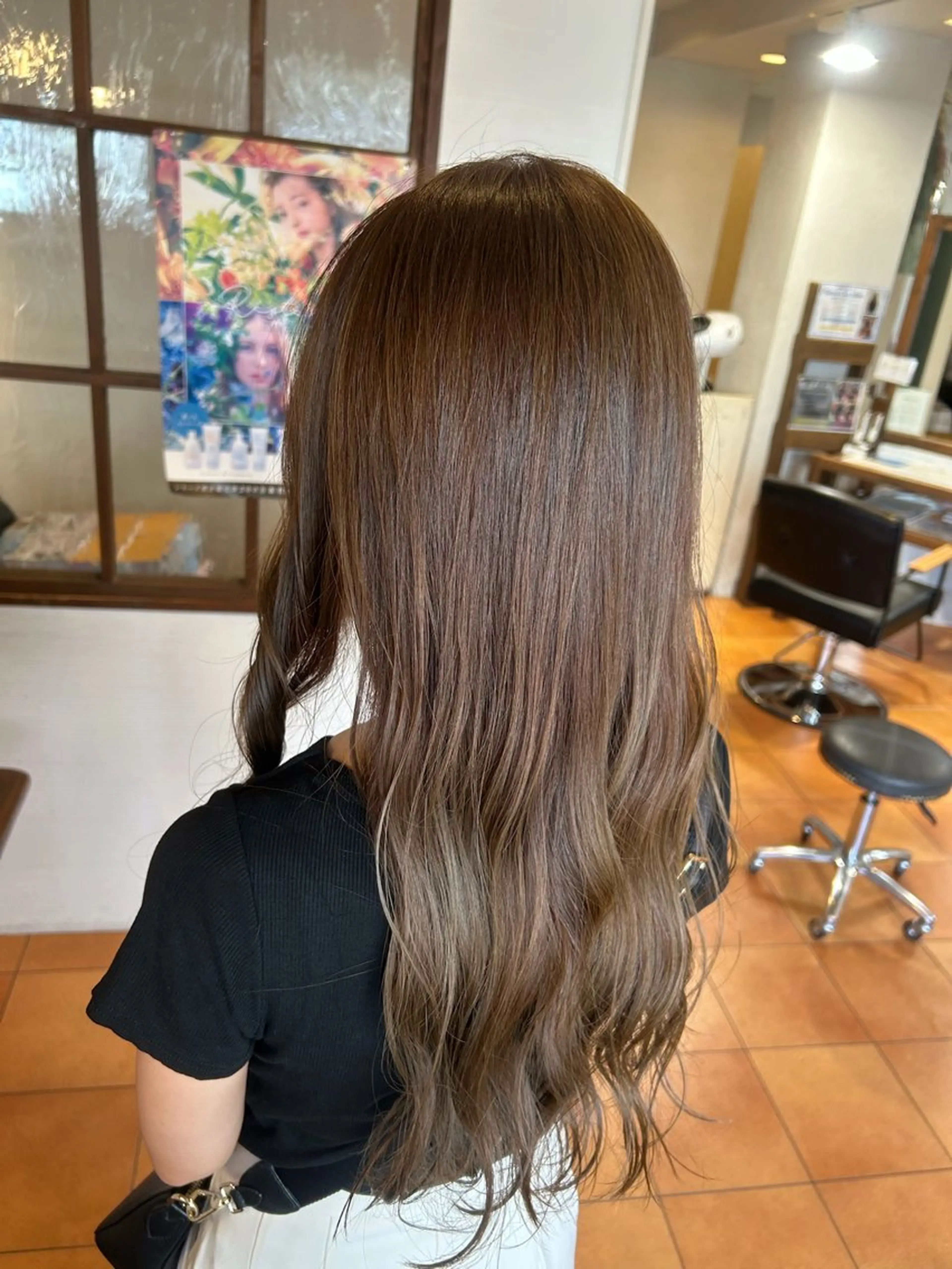 ロング カラー ベージュカラー ヘアカラー 徳 永のヘアスタイル