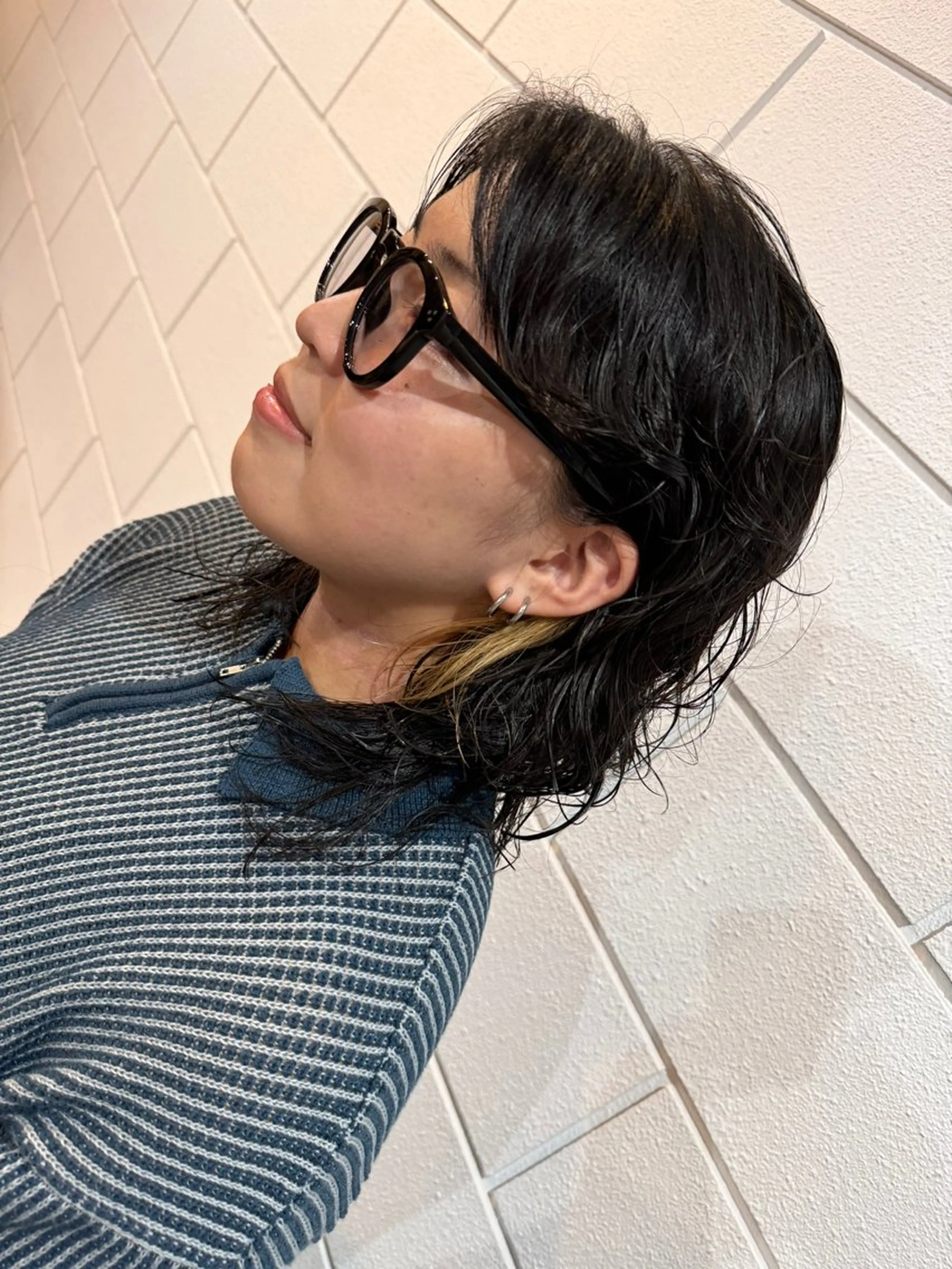 セミロング カット 透け感/ハイトーン/ レイヤー/小山田のヘアスタイル