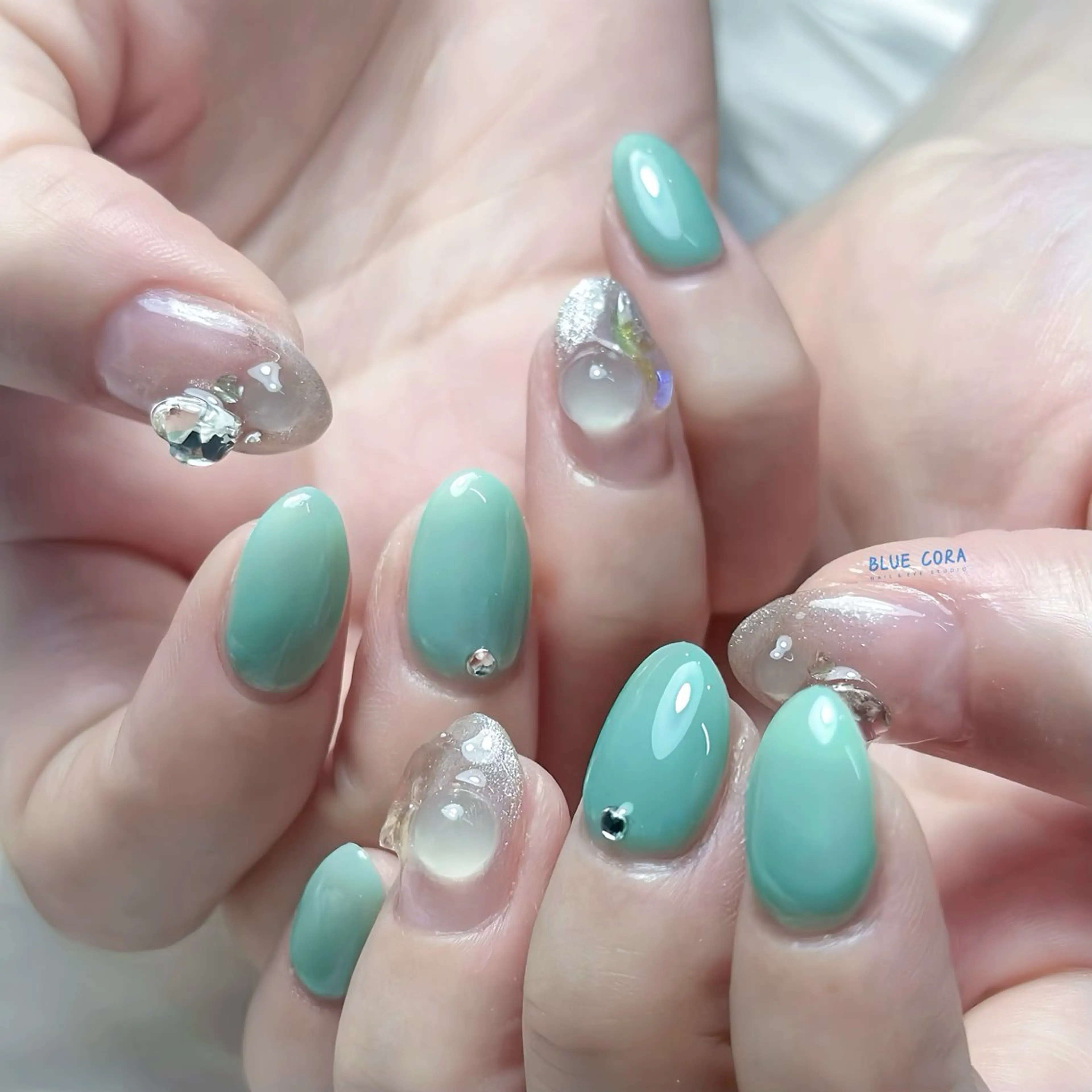 ネイル クリアネイル マグネットネイル ハンドネイル ハンドケア BLUE CORA所属・BLUE CORAのネイルデザイン