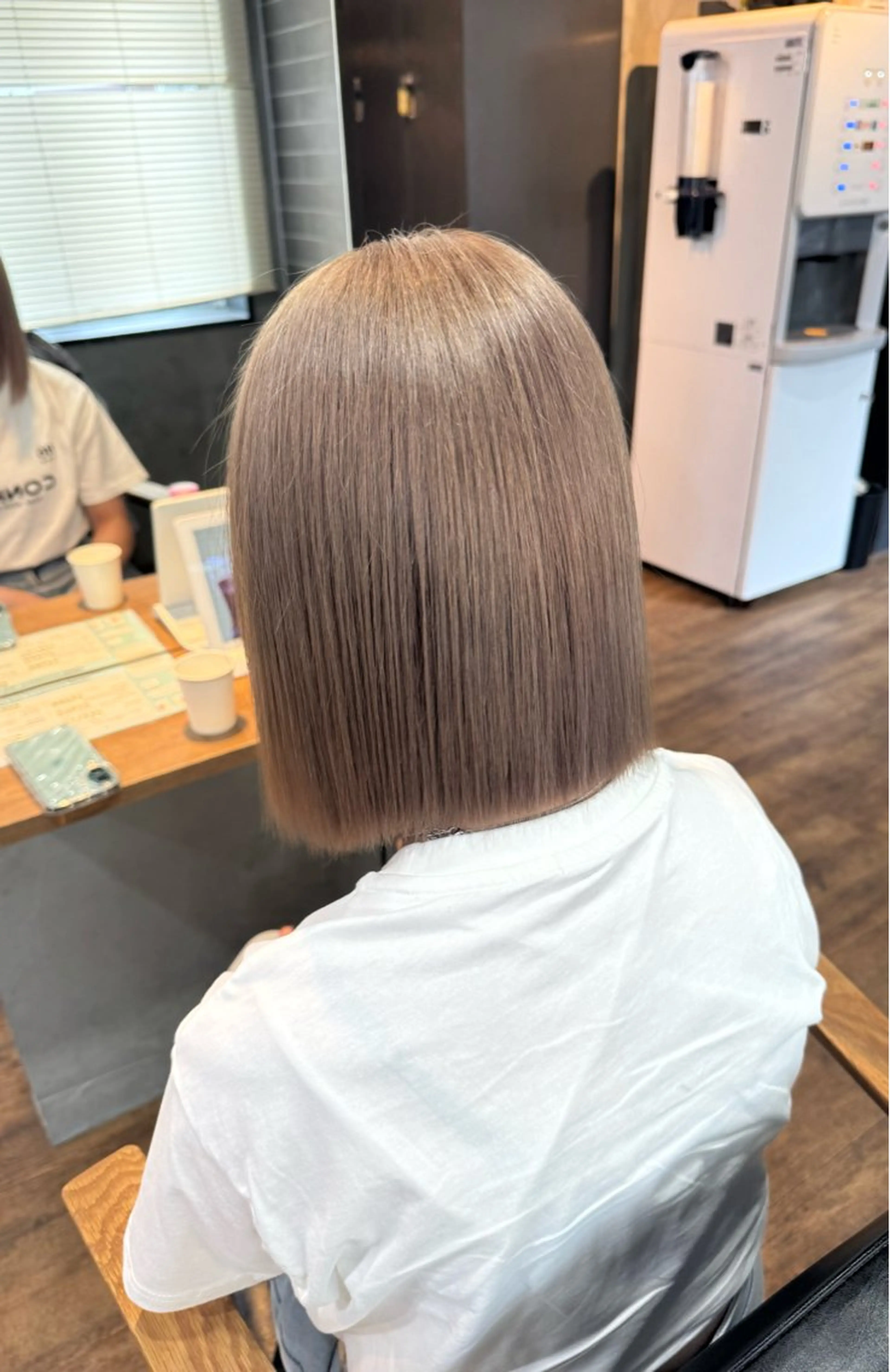 ミディアム カラー Eleanor spa&treatment 札幌店内にあるシェアサロン【WHITE】所属・シルクハイトーン / 髪質改善🦋MIKUのヘアスタイル