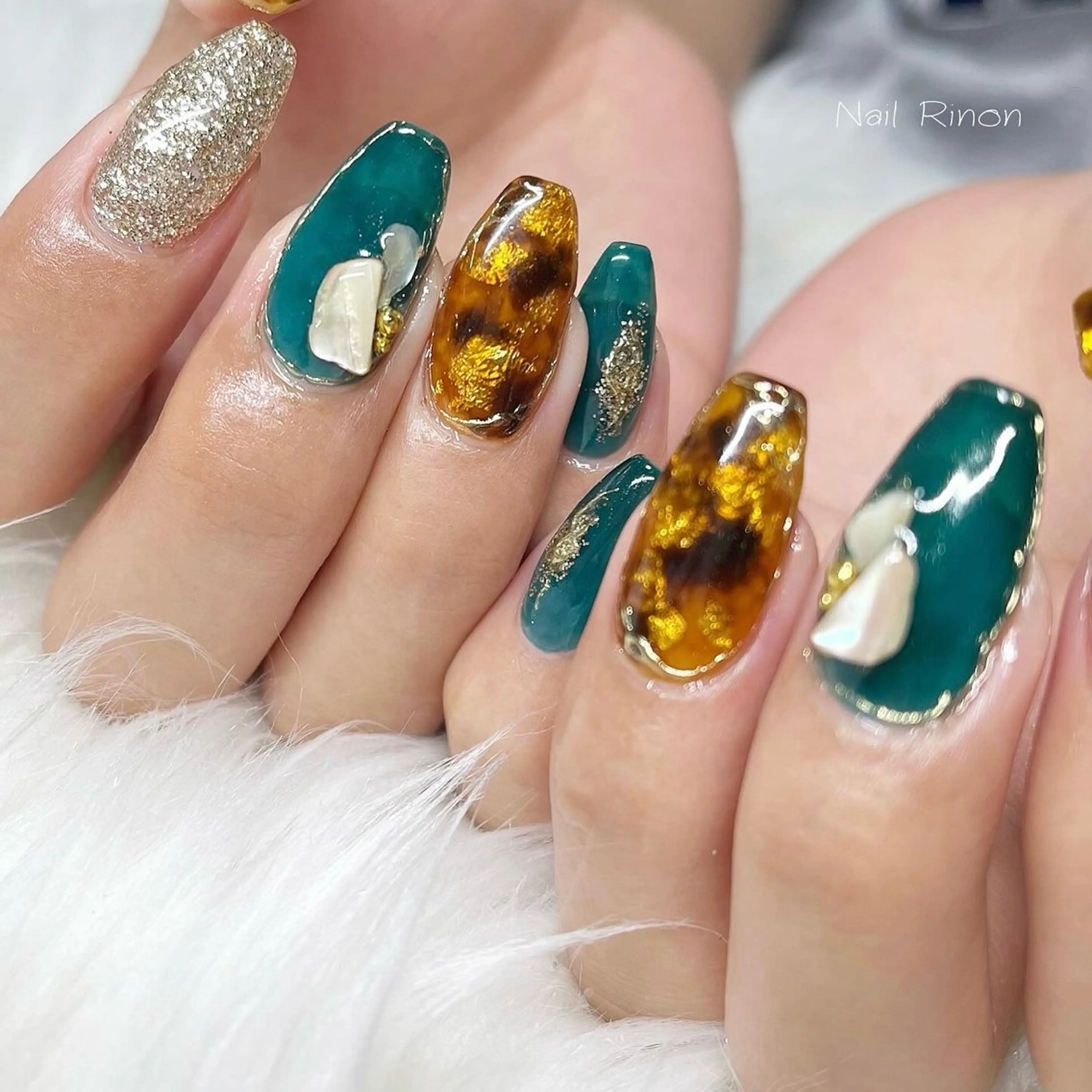 ネイル べっ甲ネイル ハンドネイル Nail Rinonのネイルデザイン