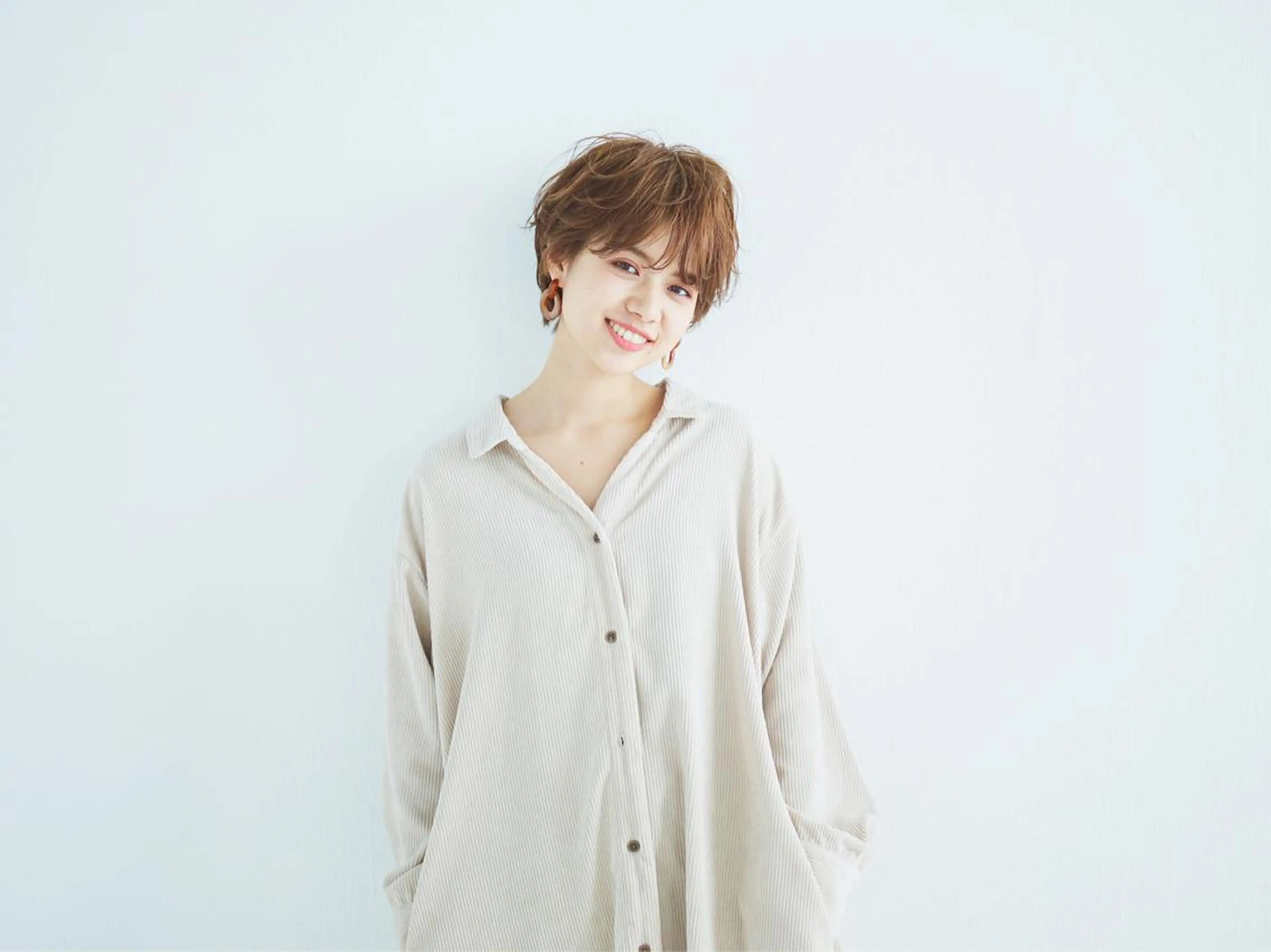 ショート カラー THE DAY所属・AKI HASHIMOTOのヘアスタイル