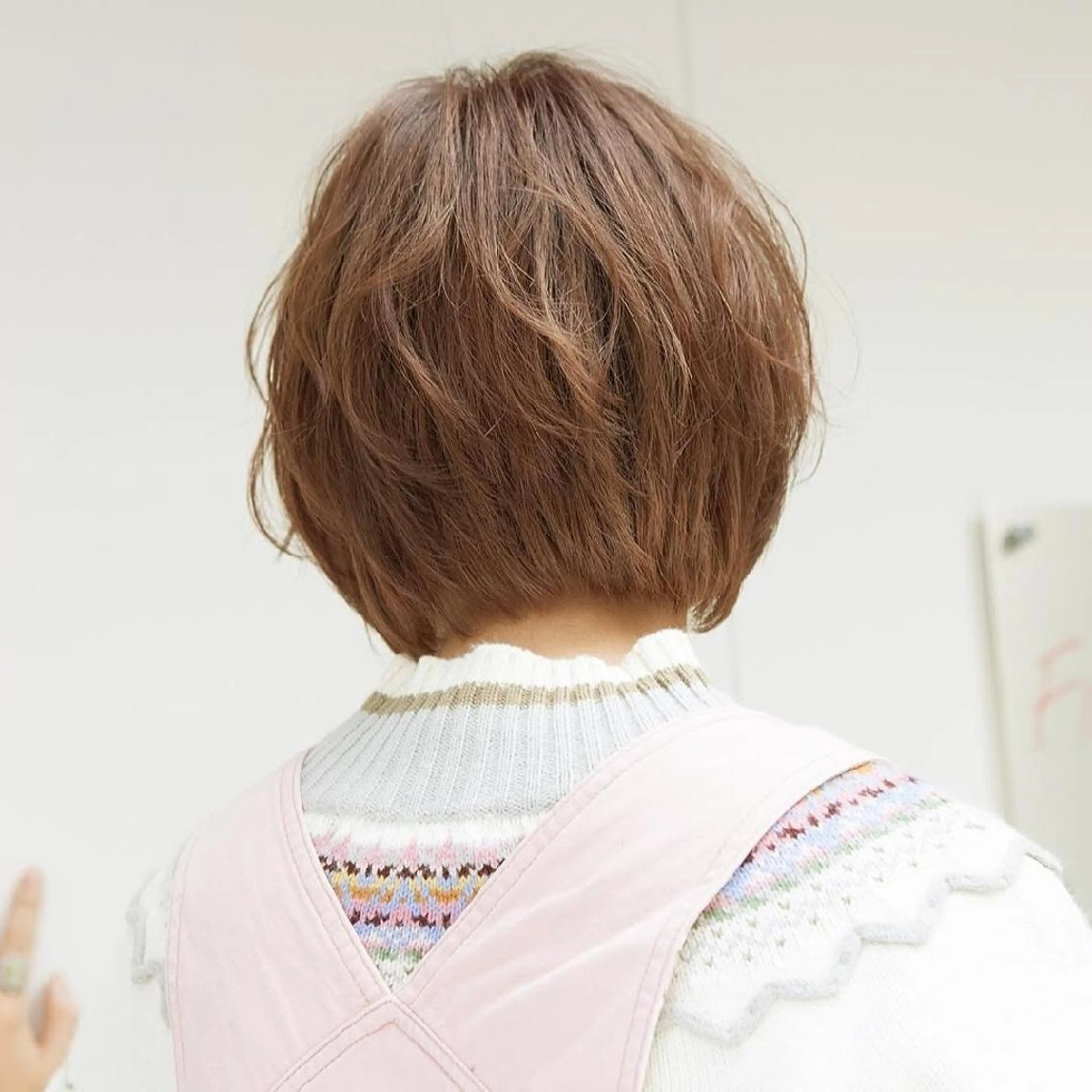 ショート カラー ベージュカラー ミルクティーベージュ 艶髪サラサラカラー 🌈前原健吾のヘアスタイル