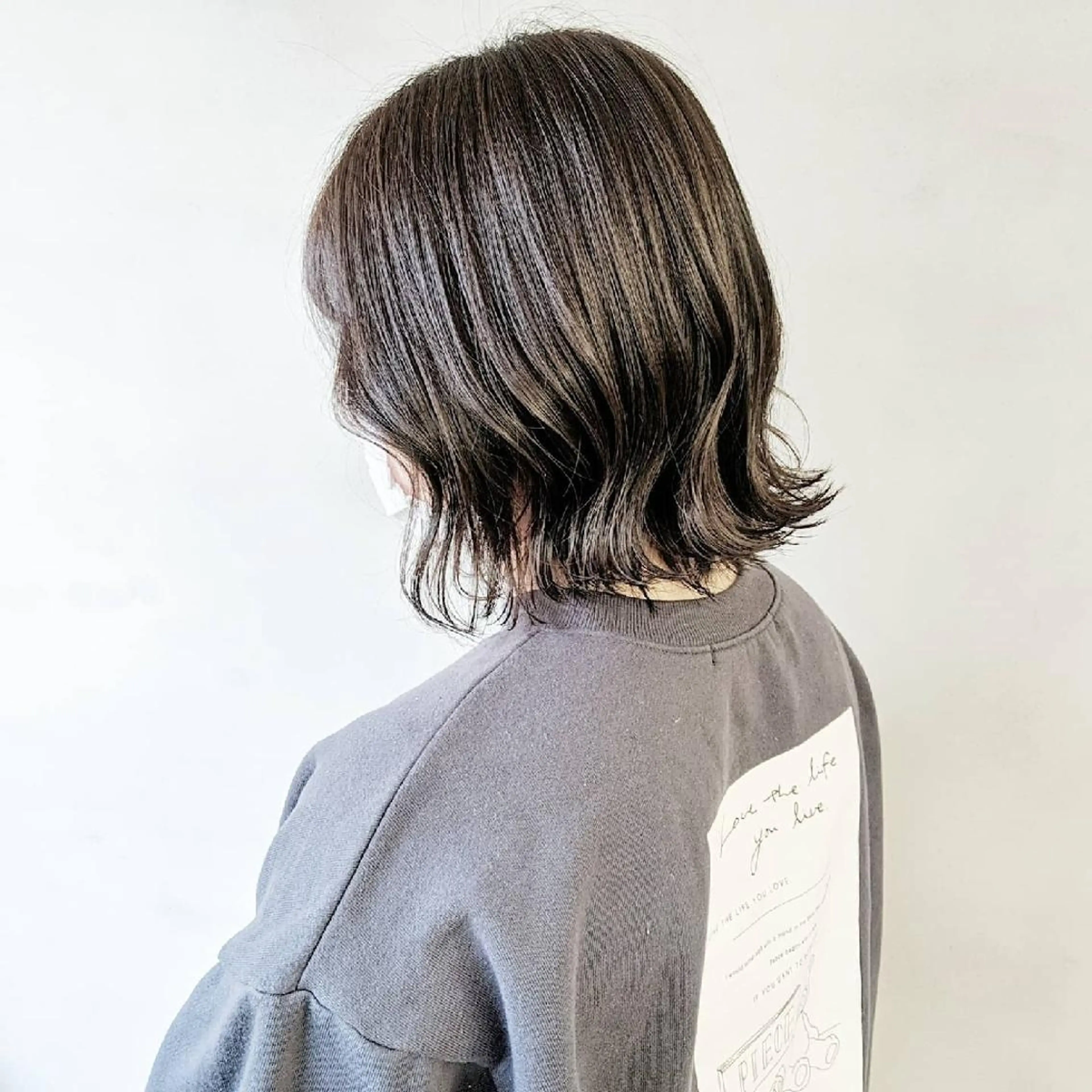 ミディアム アッシュ アッシュグレー アッシュグレージュ PRIVATE SALON EYES所属・EYES リアのマツエク・マツパデザイン