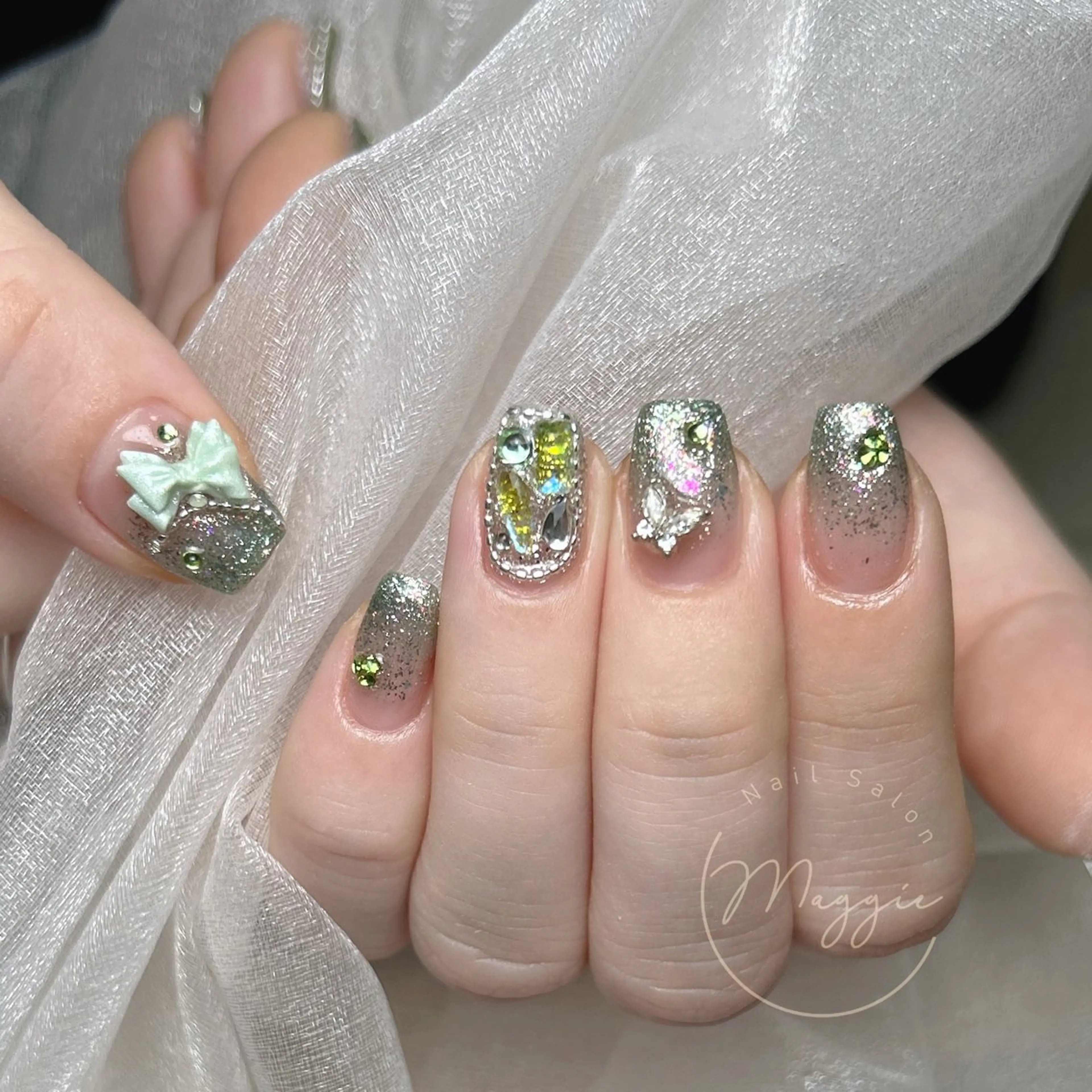 ネイル Maggie Nail🦩のネイルデザイン