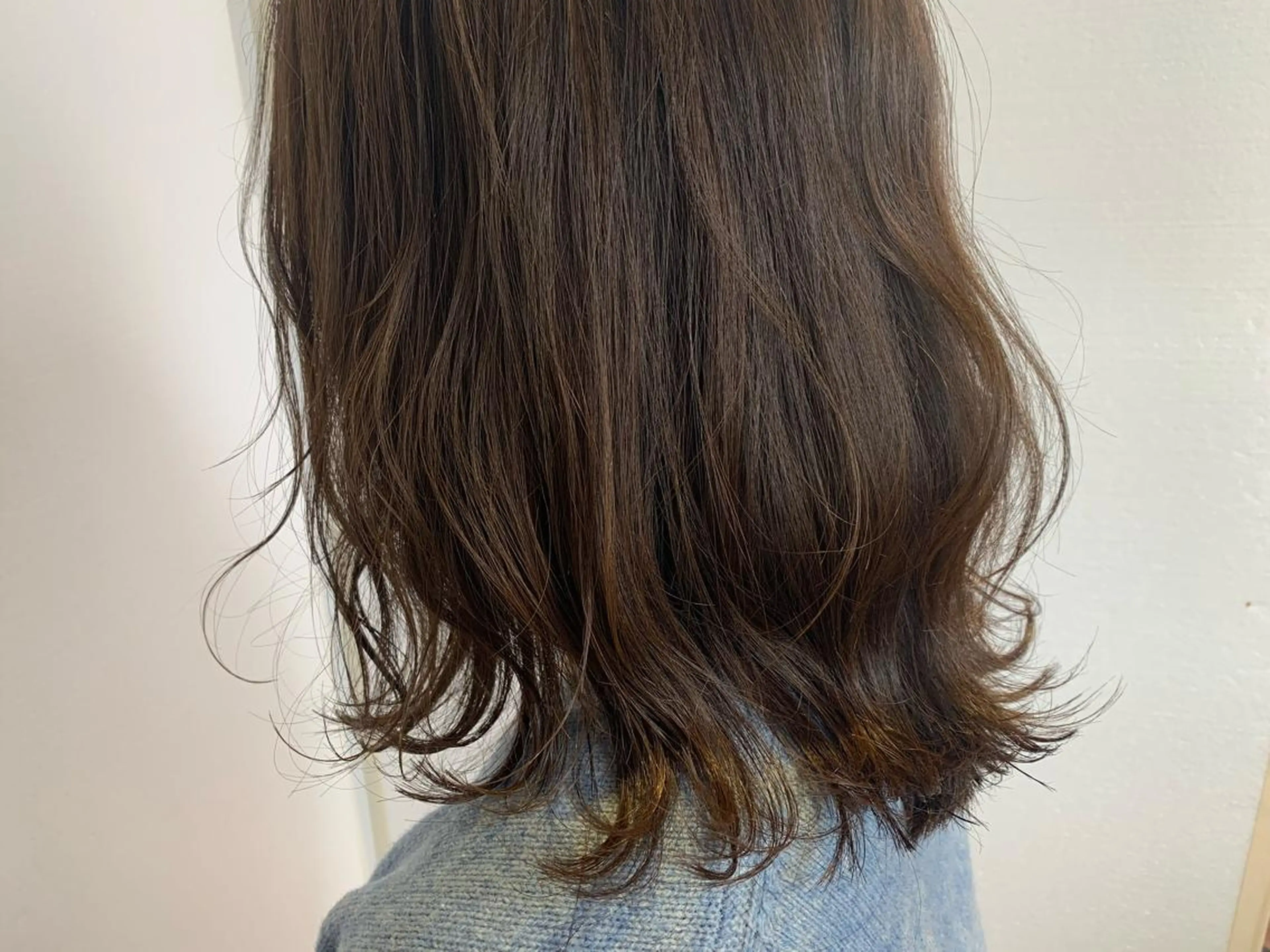 セミロング カラー カット ヘアカラー トリートメント 【Uneユヌ】菊地 春那のヘアスタイル